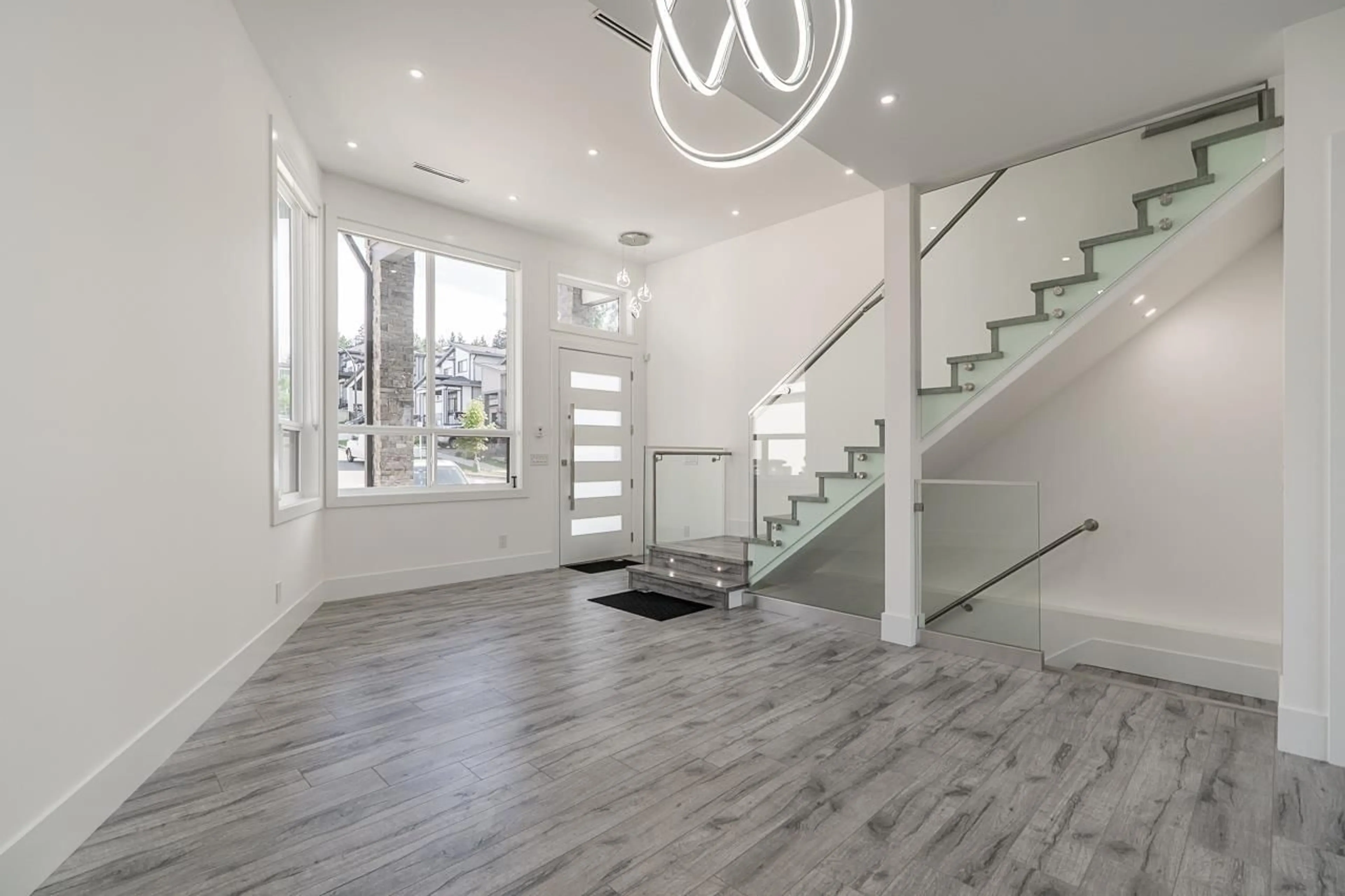 Indoor foyer for 15051 63A, Surrey British Columbia V3S3H8