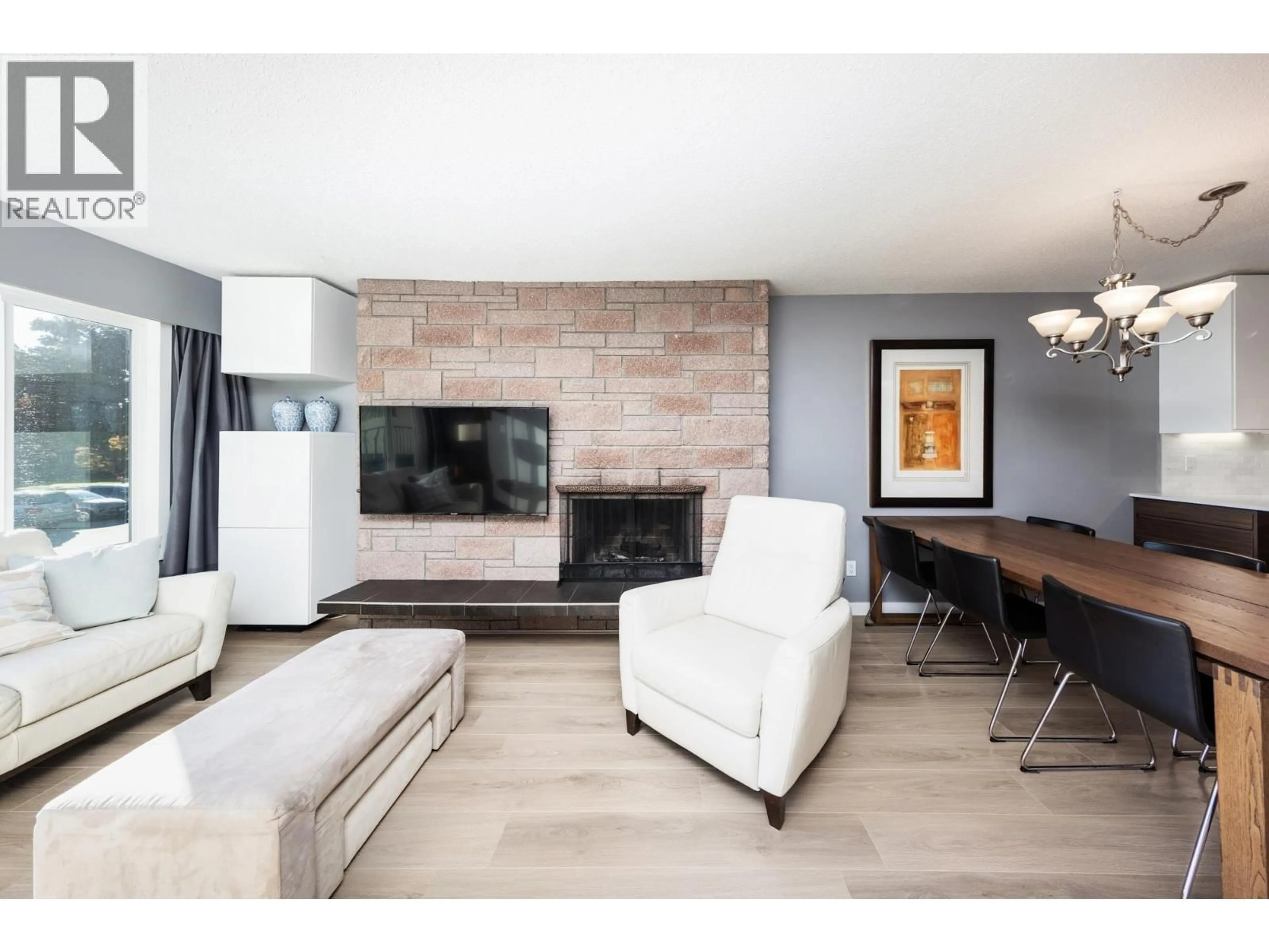 Living room with furniture, unknown for 8800 ROSEDENE COURT, Richmond British Columbia V7A2P9