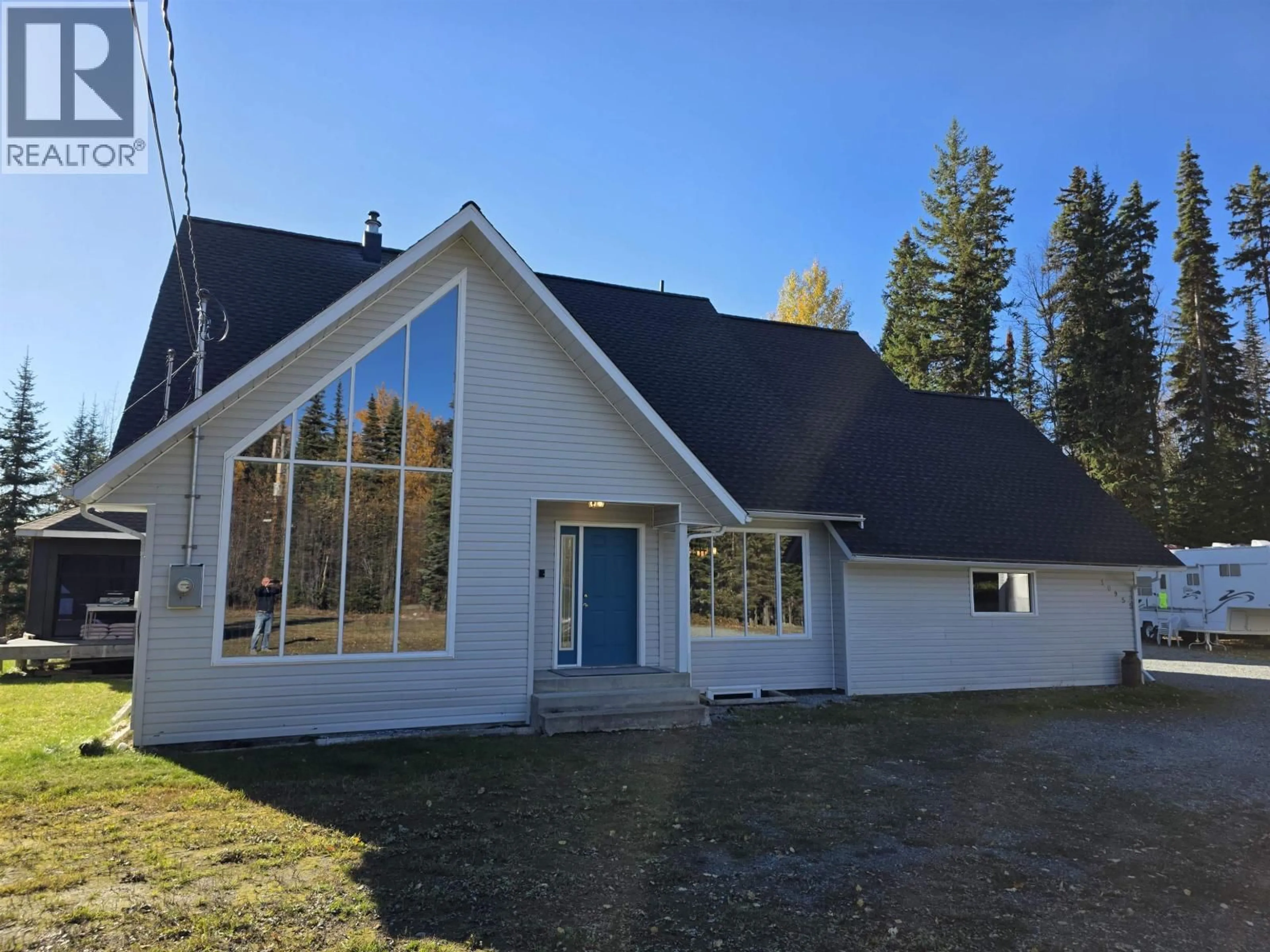 Home with vinyl exterior material, building for 10955 CHARLES DRIVE, Prince George British Columbia V2N6V8