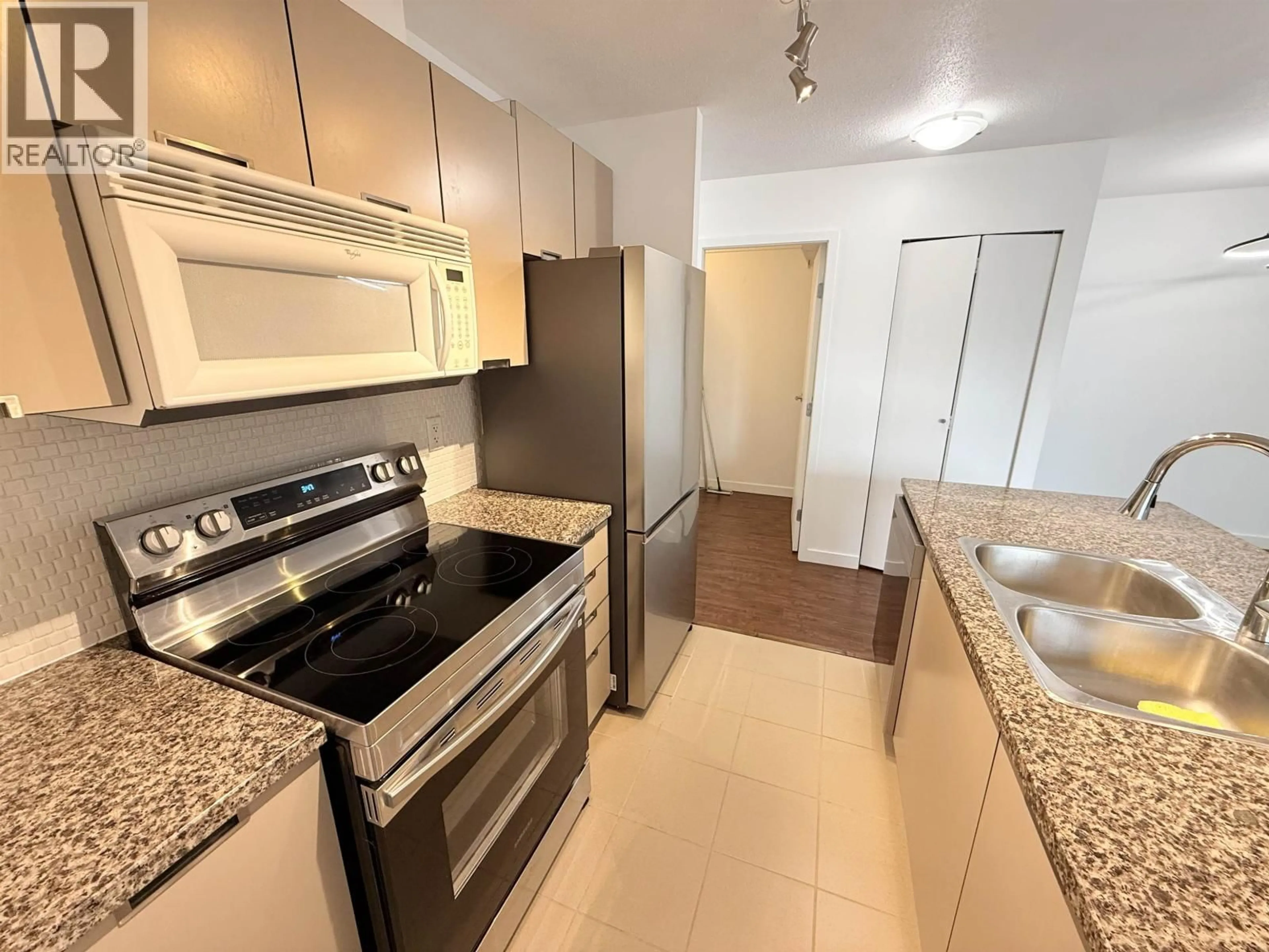 Standard kitchen, unknown for 1202 - 1082 SEYMOUR STREET, Vancouver British Columbia V6B1X9