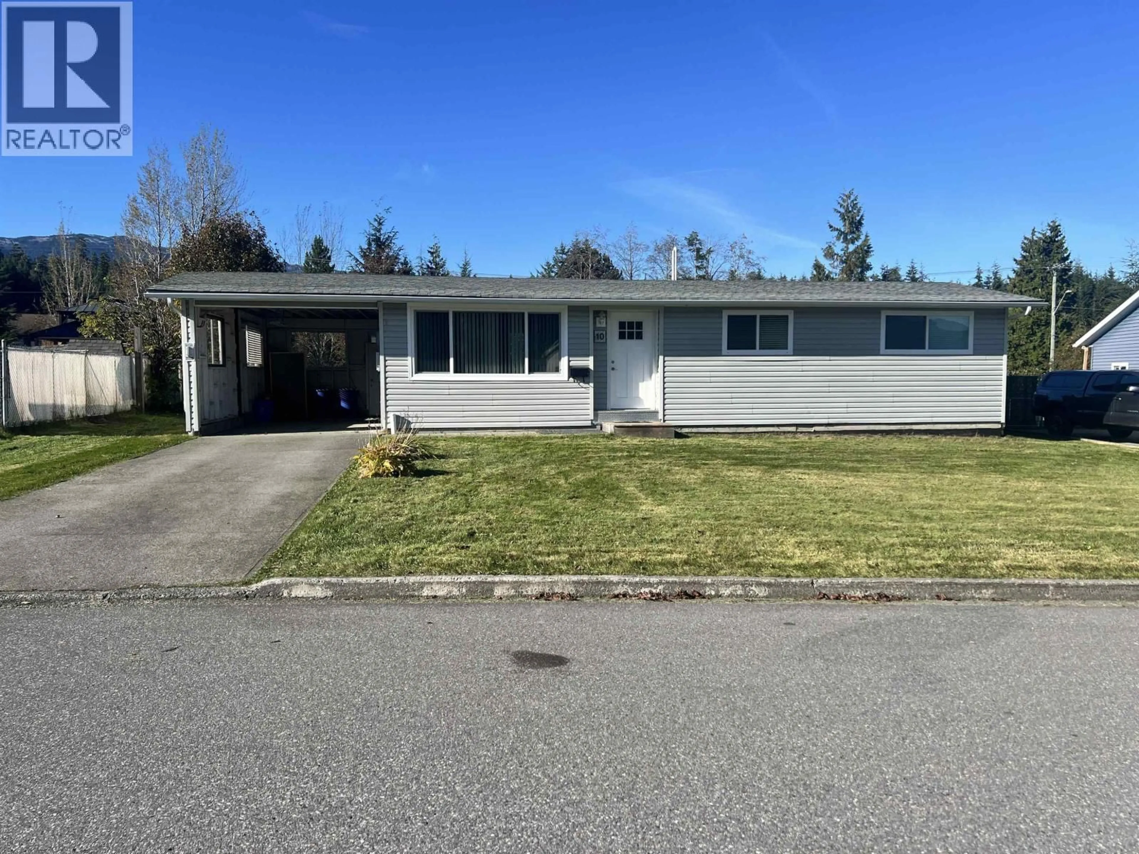 Home with vinyl exterior material, street for 10 BAYER STREET, Kitimat British Columbia V8C2J9
