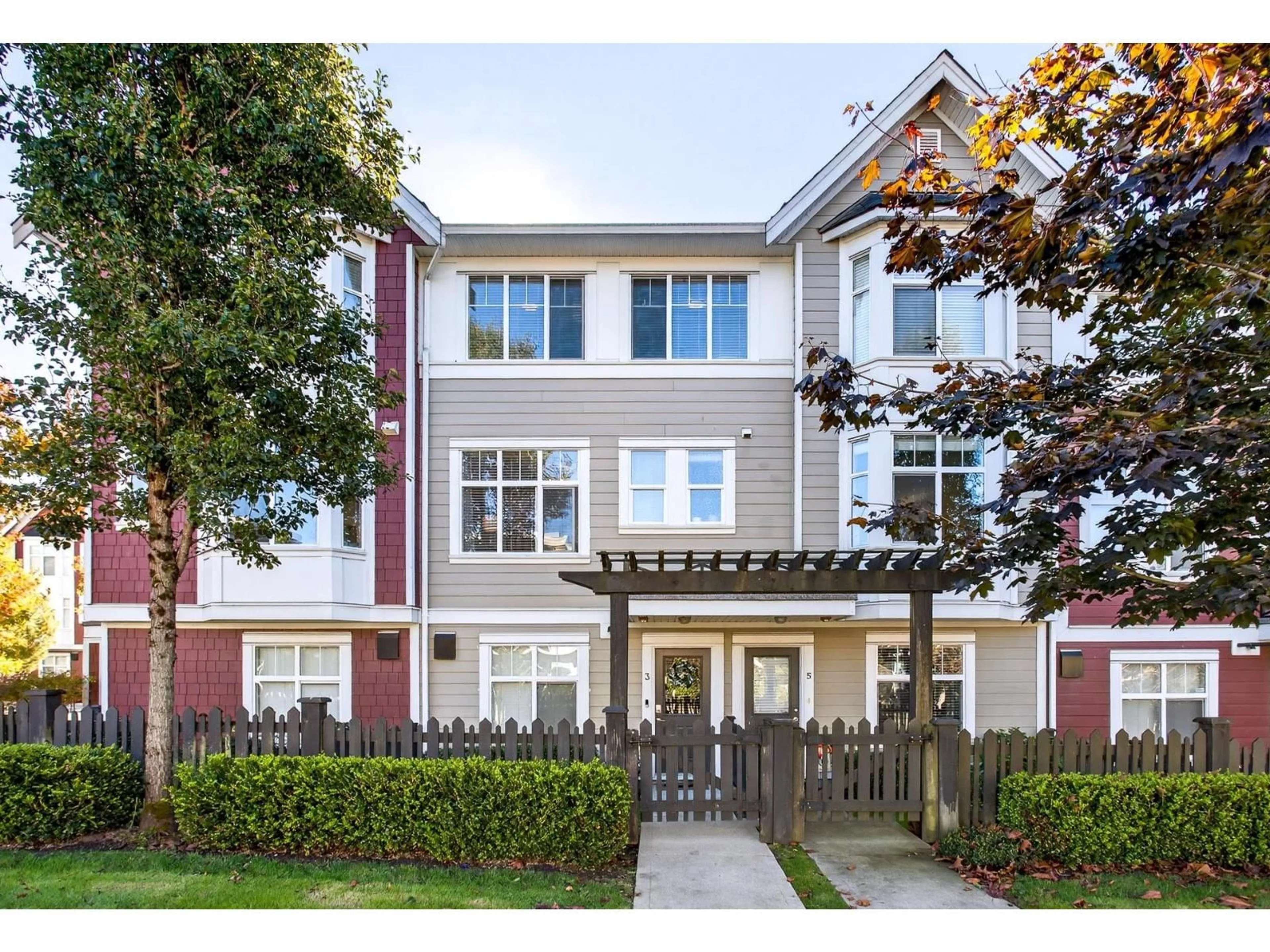 Unknown for 3 - 20852 77A, Langley British Columbia V2Y0R8