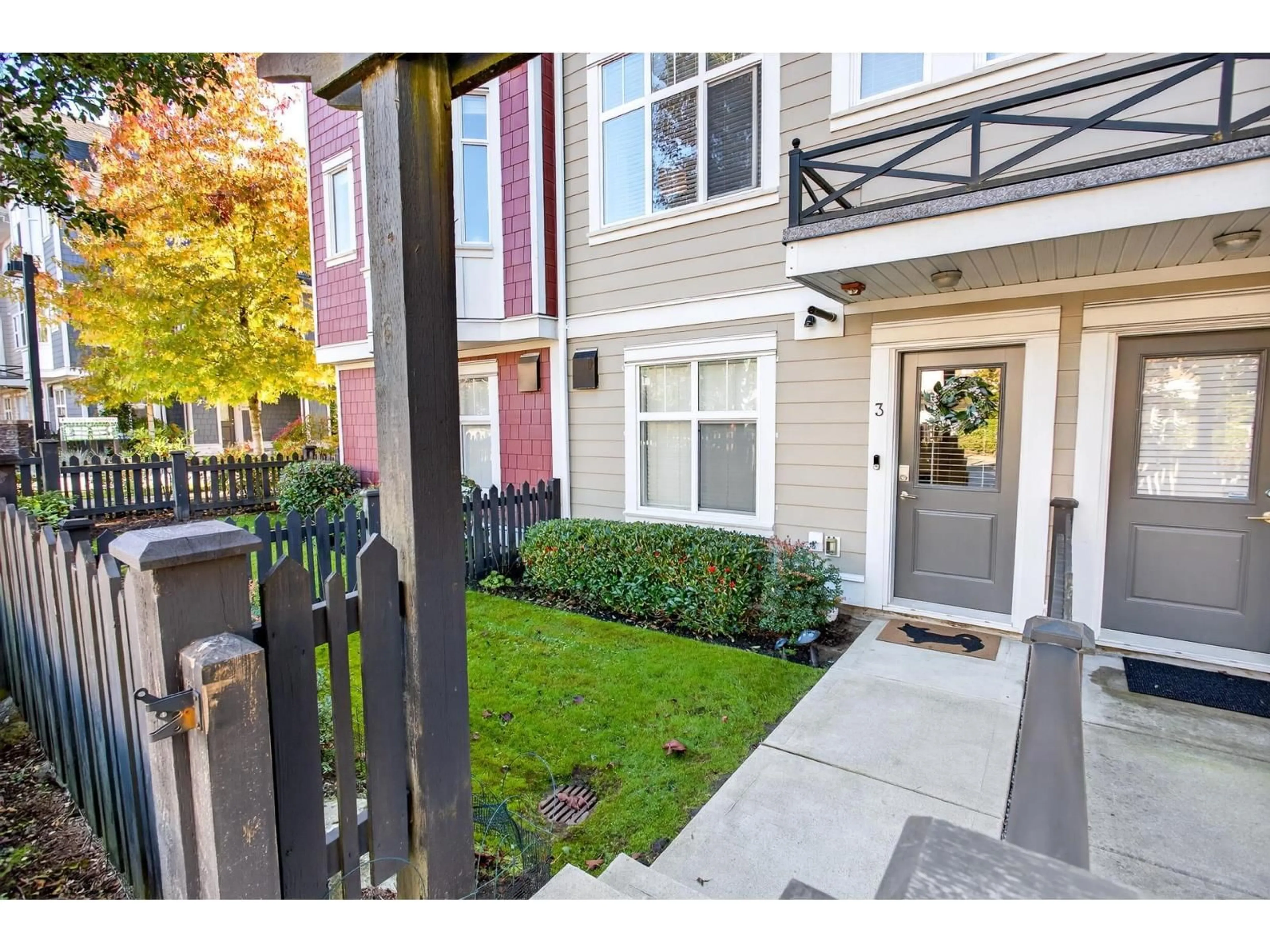 Unknown for 3 - 20852 77A, Langley British Columbia V2Y0R8