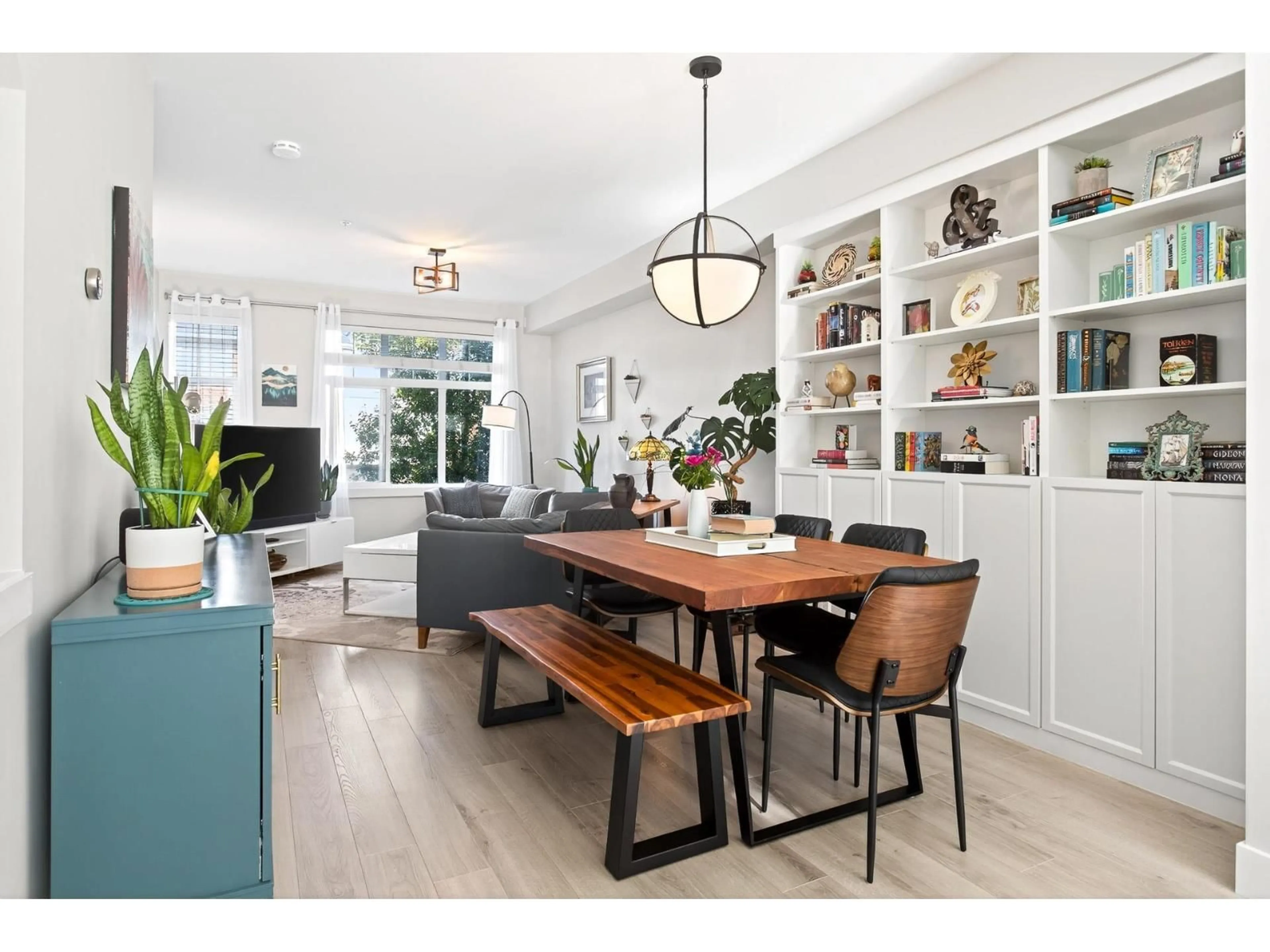 Open concept kitchen, wood/laminate floor for 3 - 20852 77A, Langley British Columbia V2Y0R8