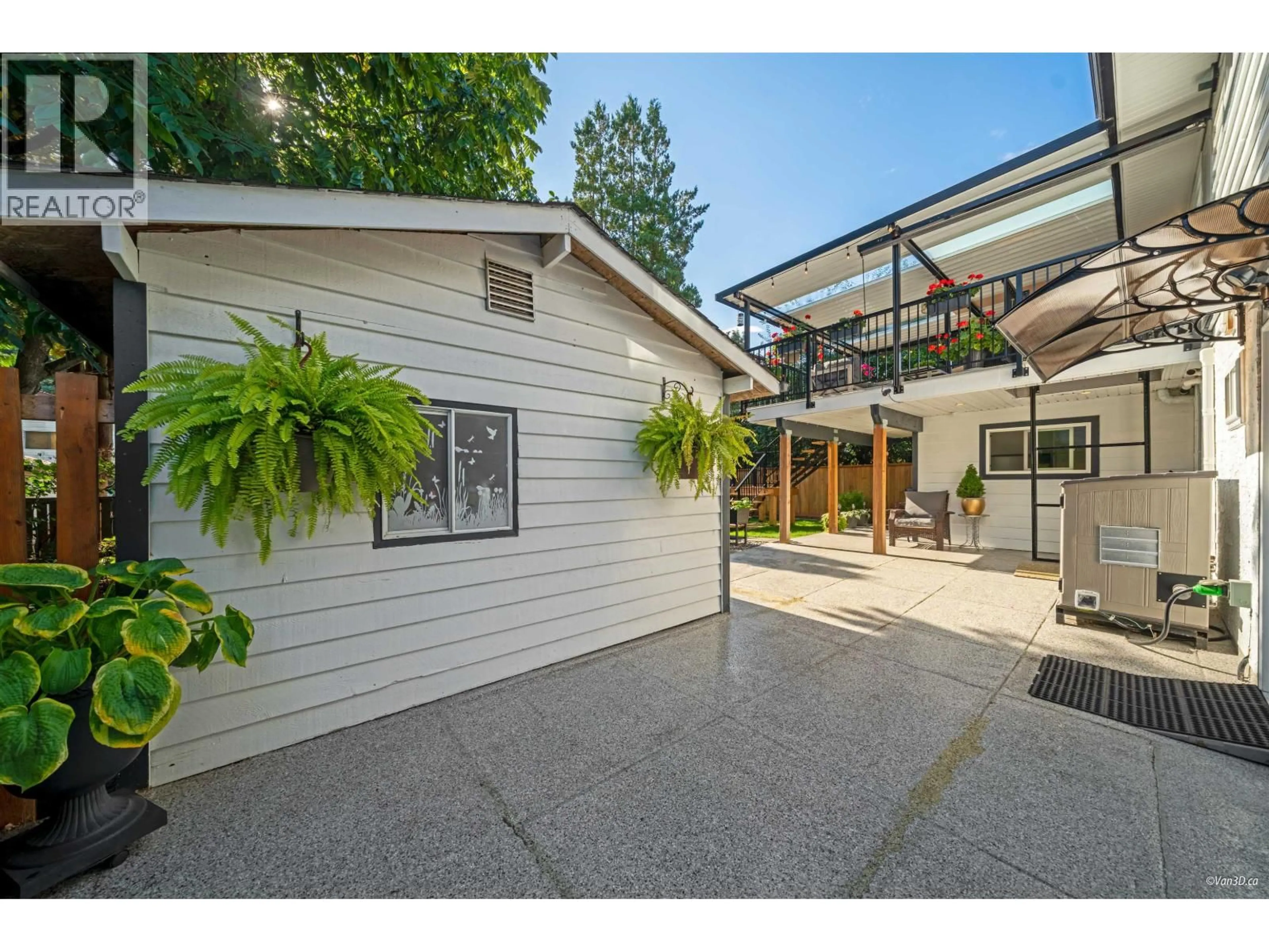 Patio, street for 1564 COQUITLAM AVENUE, Port Coquitlam British Columbia V3B5N1