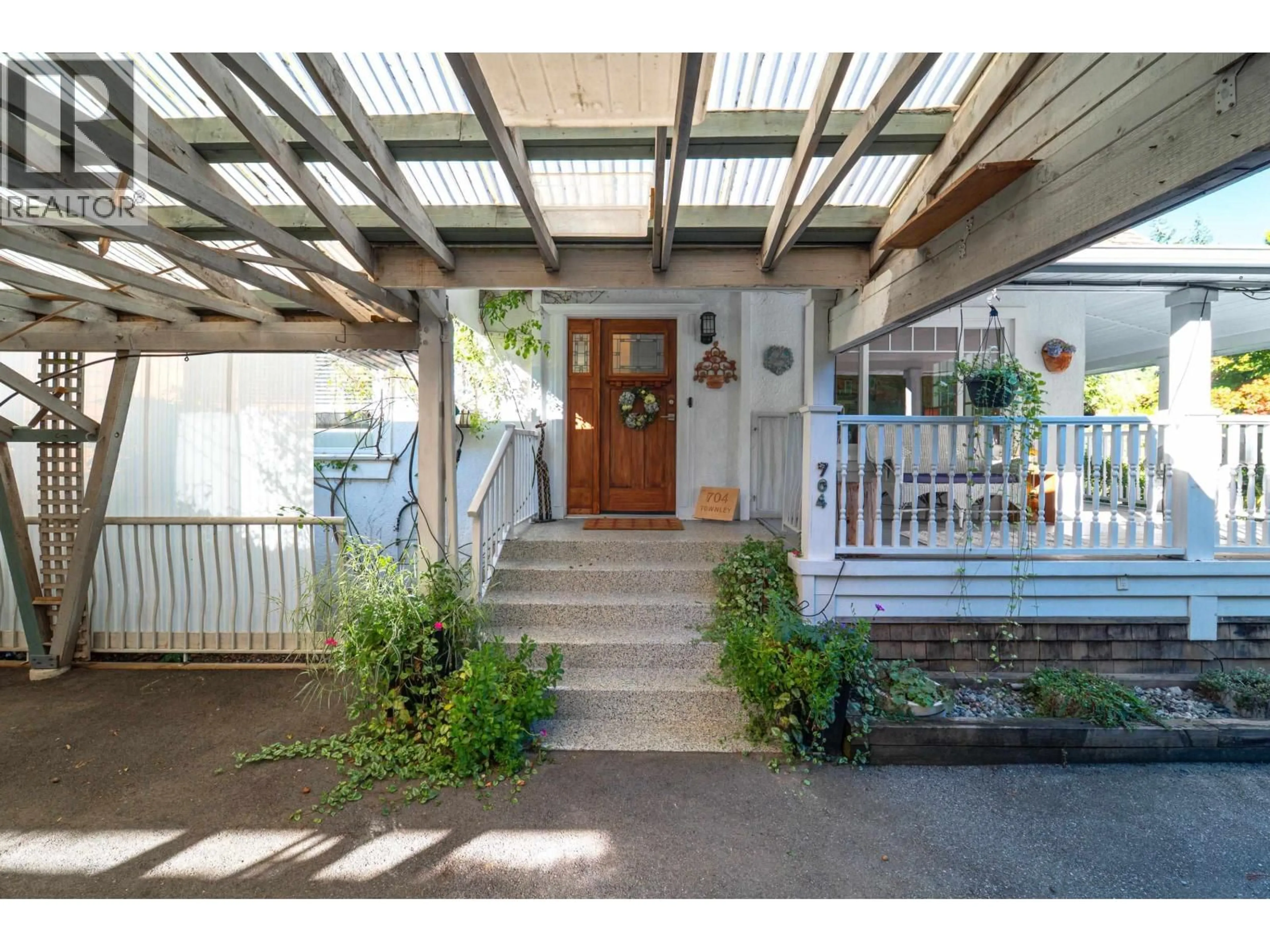 Unknown for 704 TOWNLEY STREET, Coquitlam British Columbia V3J4N1