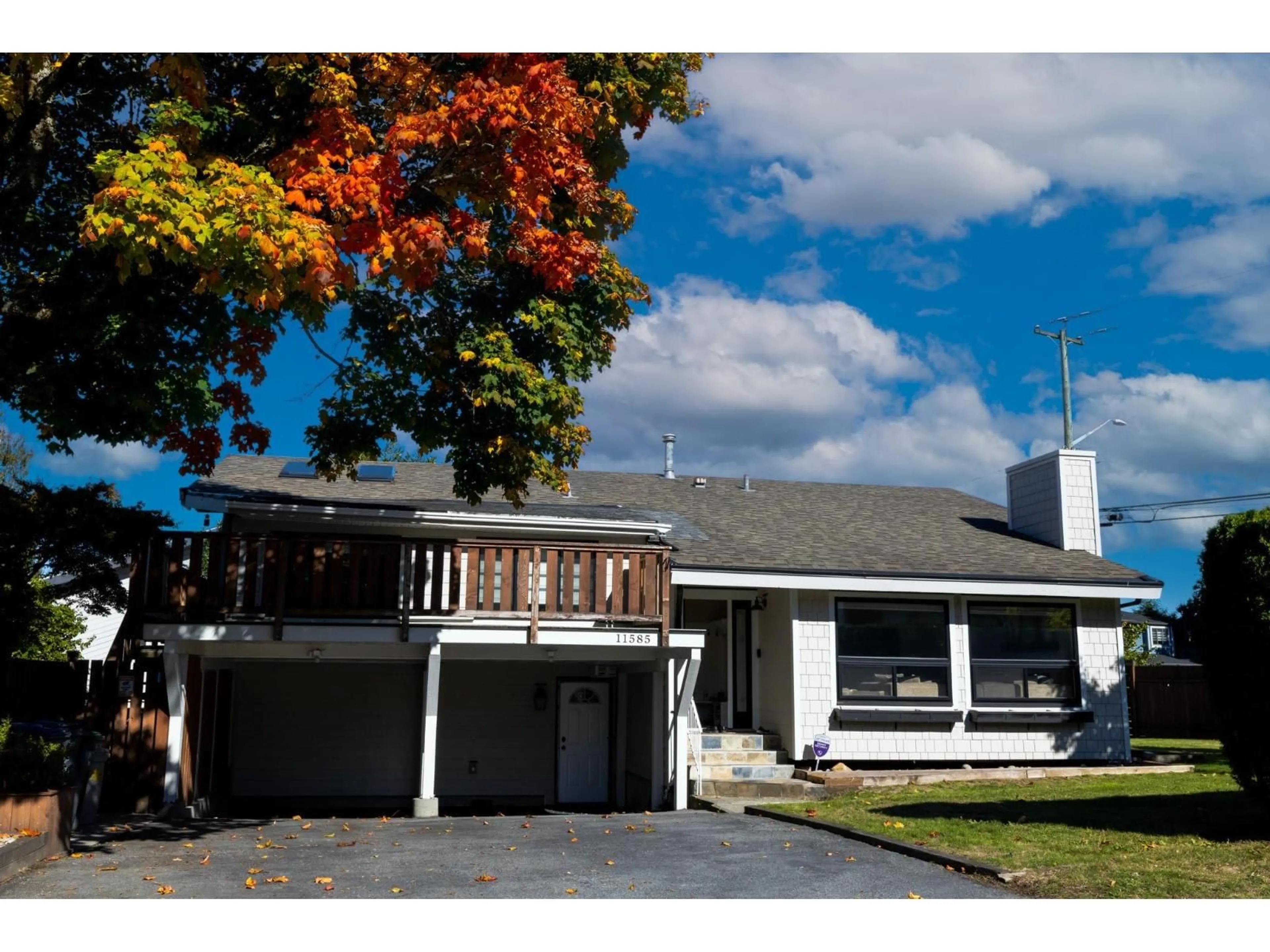 Home with vinyl exterior material, street for 11585 ROYAL, Surrey British Columbia V3V6V5