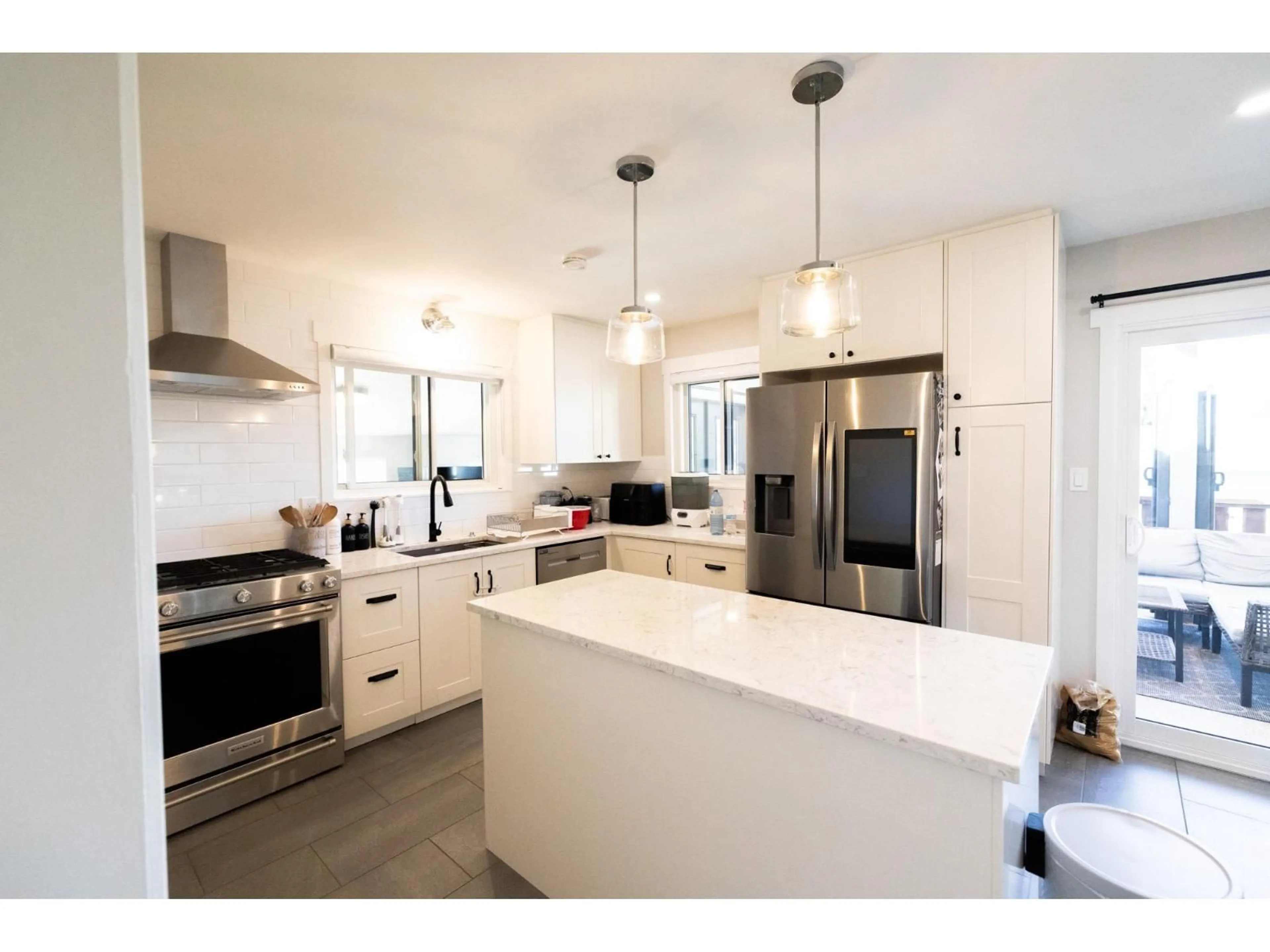 Open concept kitchen, unknown for 11585 ROYAL, Surrey British Columbia V3V6V5