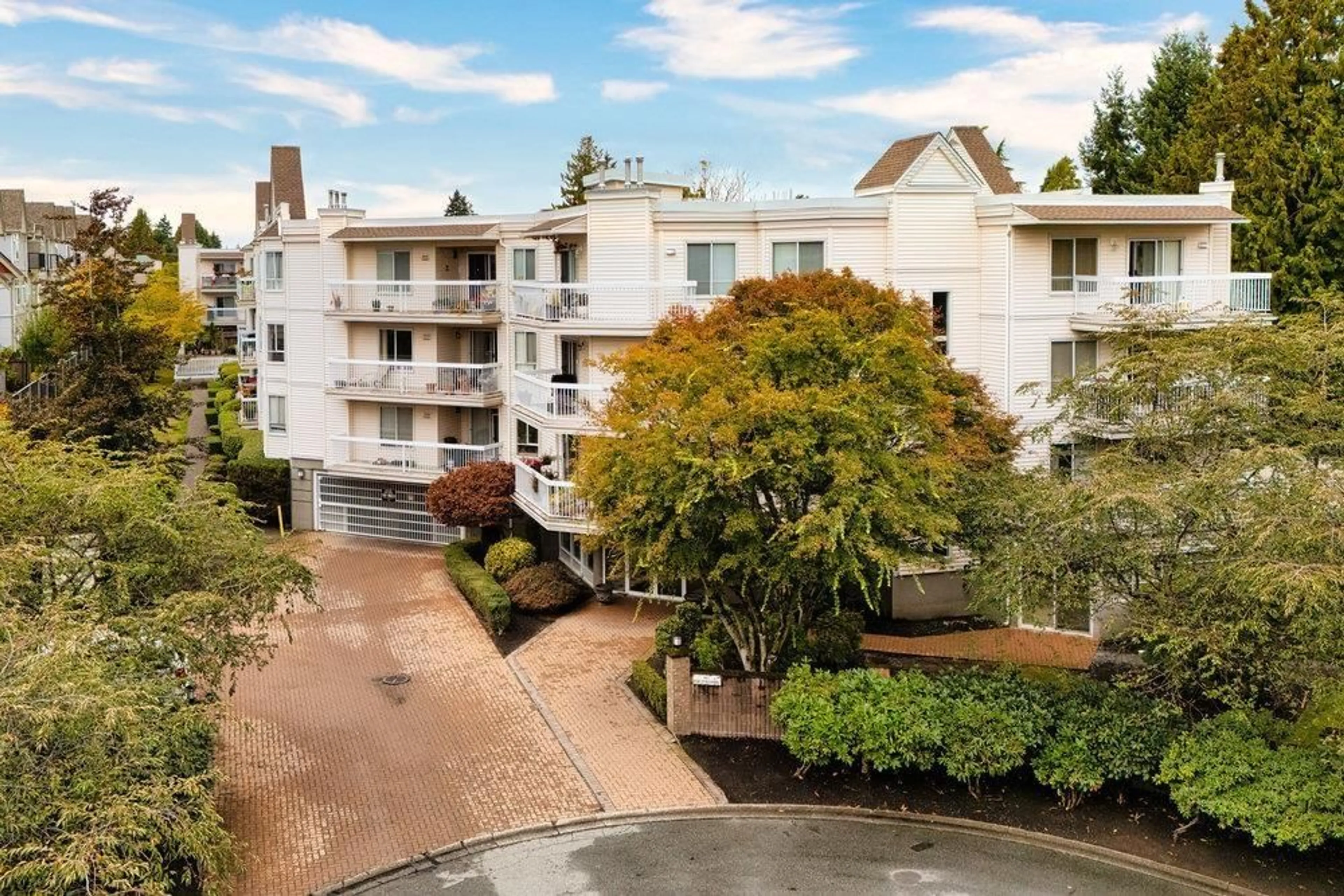 A pic from outside/outdoor area/front of a property/back of a property/a pic from drone, city buildings view from balcony for 206 - 9299 121, Surrey British Columbia V3V7X8