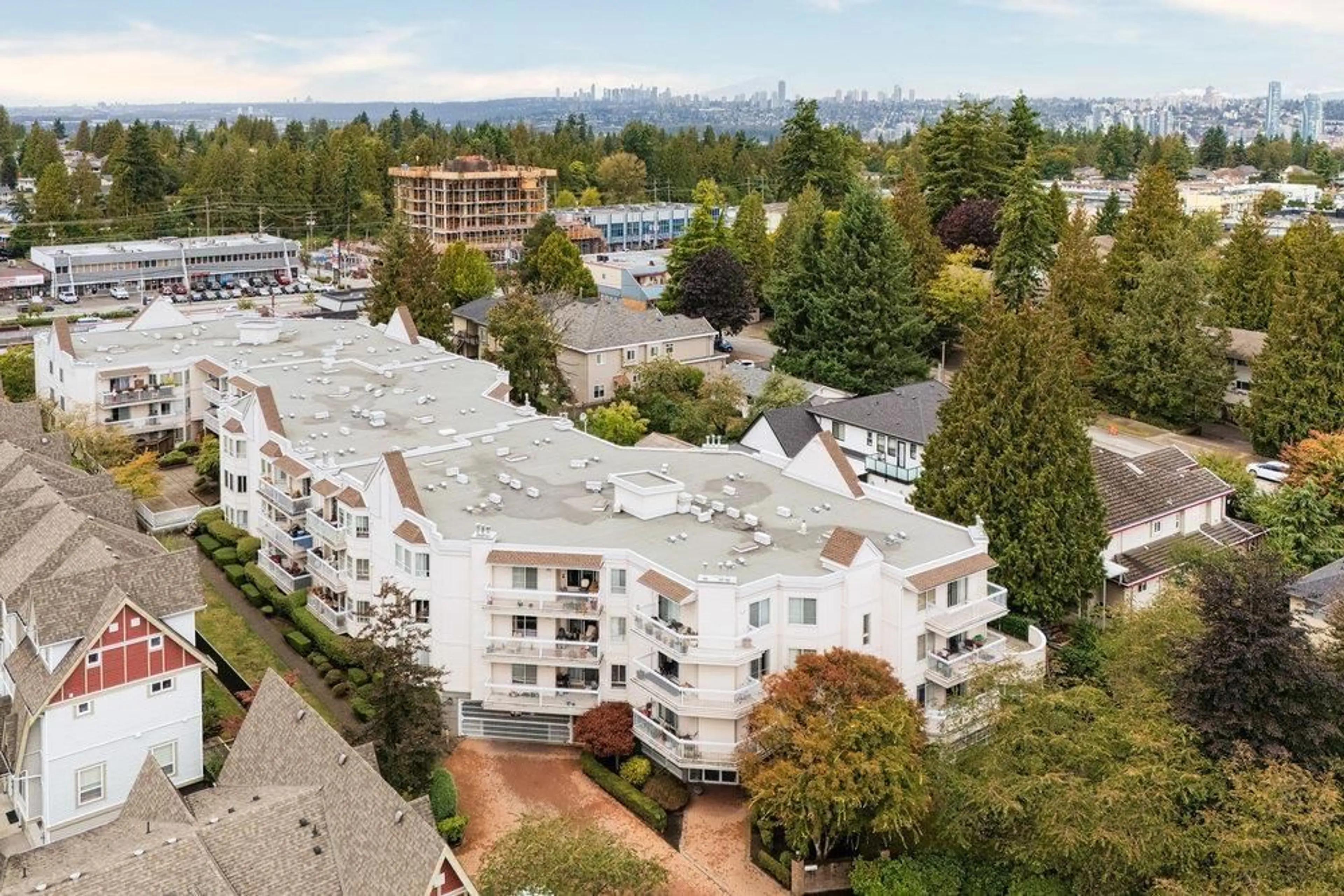A pic from outside/outdoor area/front of a property/back of a property/a pic from drone, mountain view for 206 - 9299 121, Surrey British Columbia V3V7X8