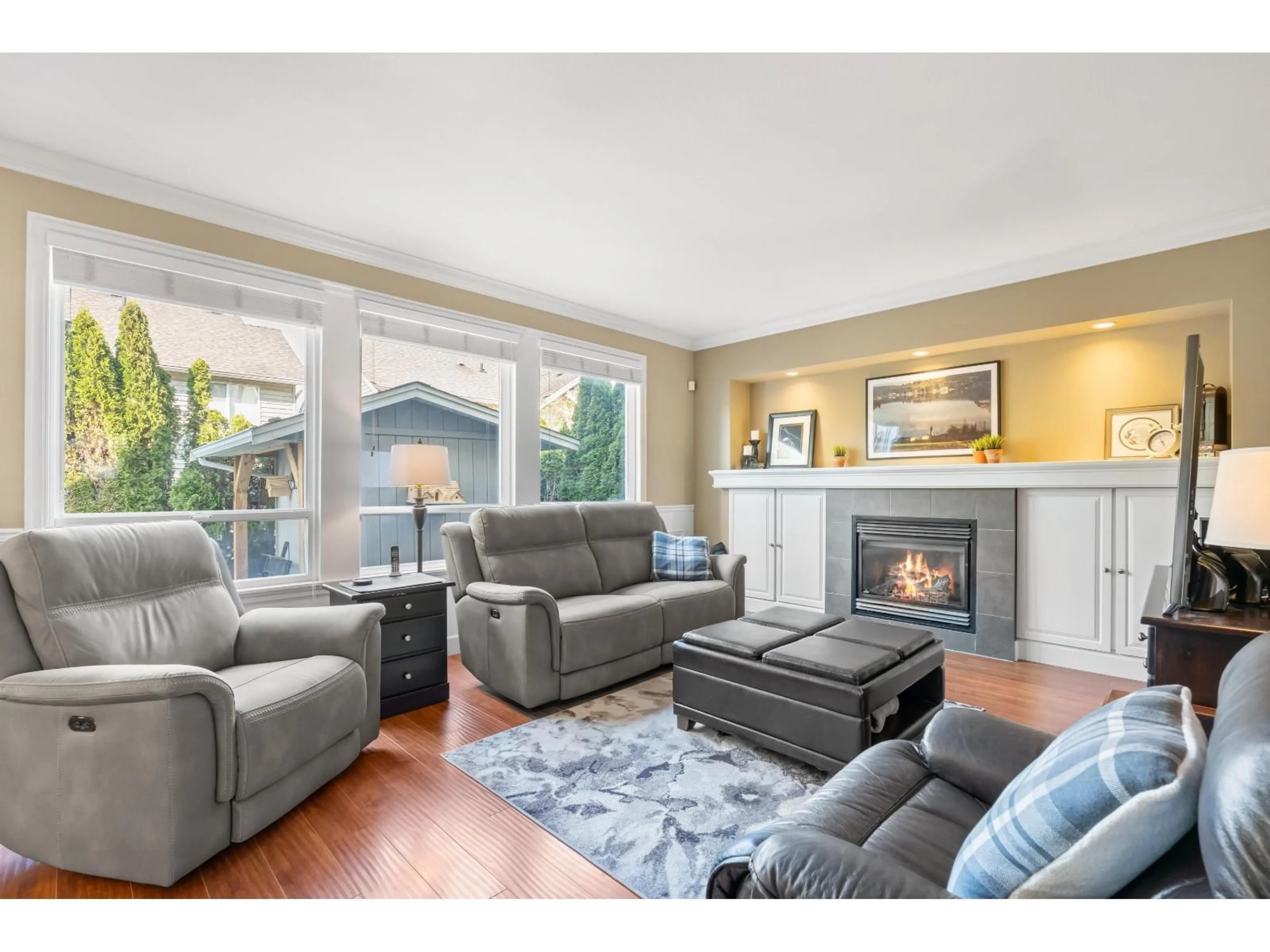 Living room with furniture, unknown for 17919 71, Surrey British Columbia V3S7C7