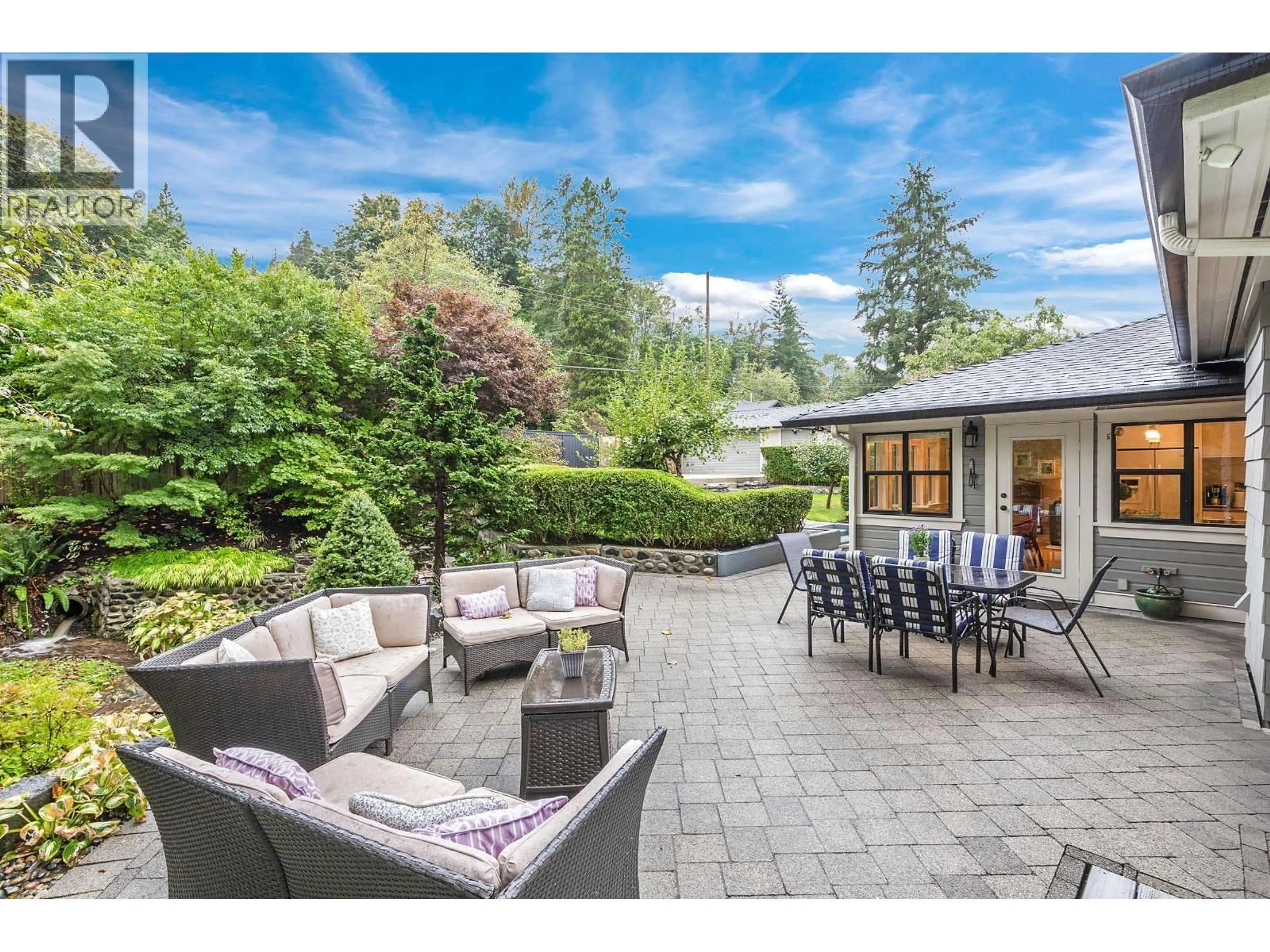 Patio, street for 2209 ST. GEORGE STREET, Port Moody British Columbia V3H2G1