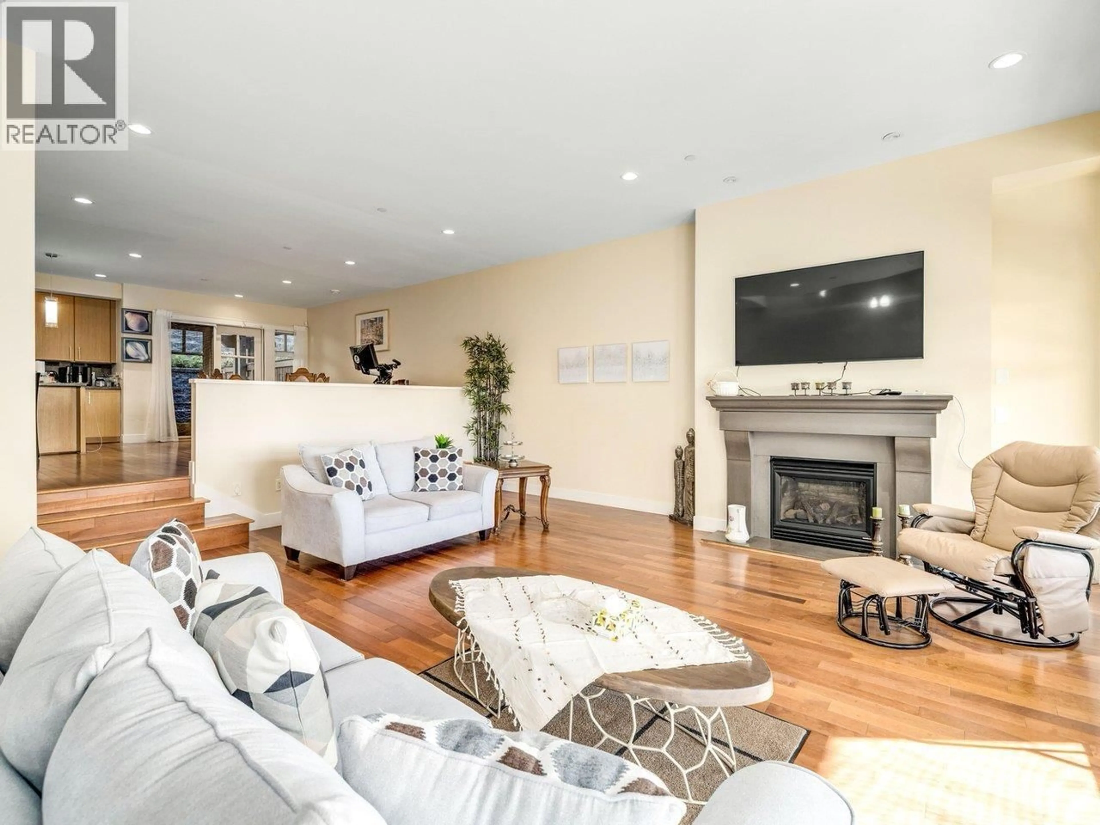 Living room with furniture, unknown for 5 - 2555 SKILIFT ROAD, West Vancouver British Columbia V7S3K1