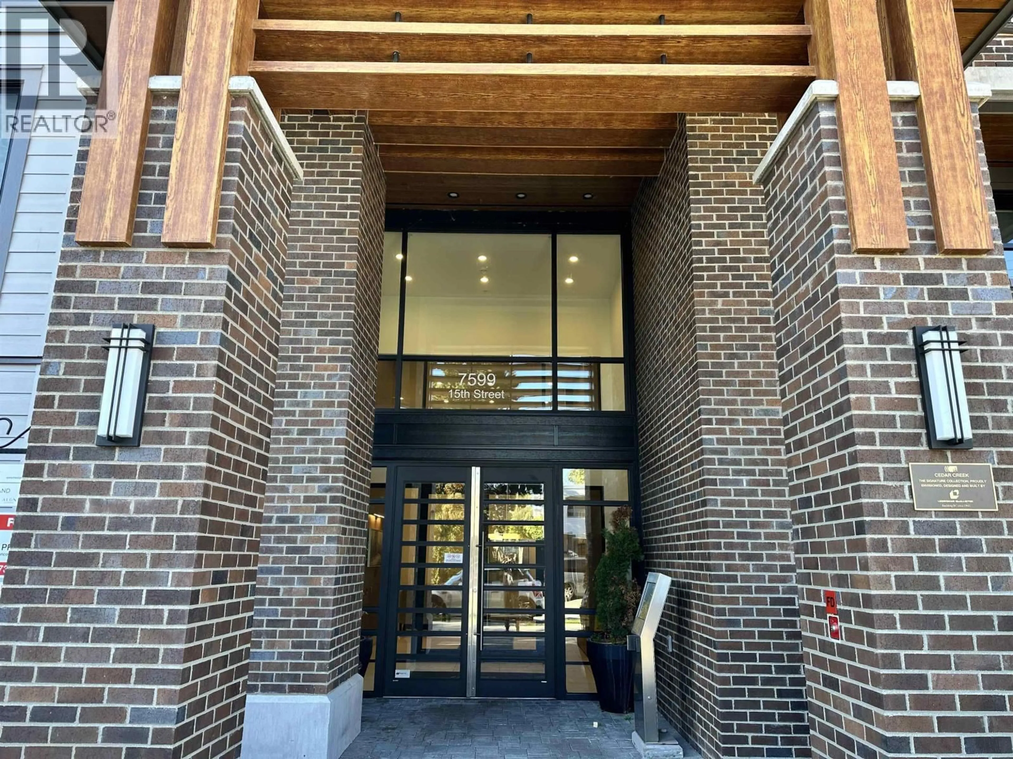 Indoor foyer for 523 - 7599 15TH STREET, Burnaby British Columbia V3N0H9