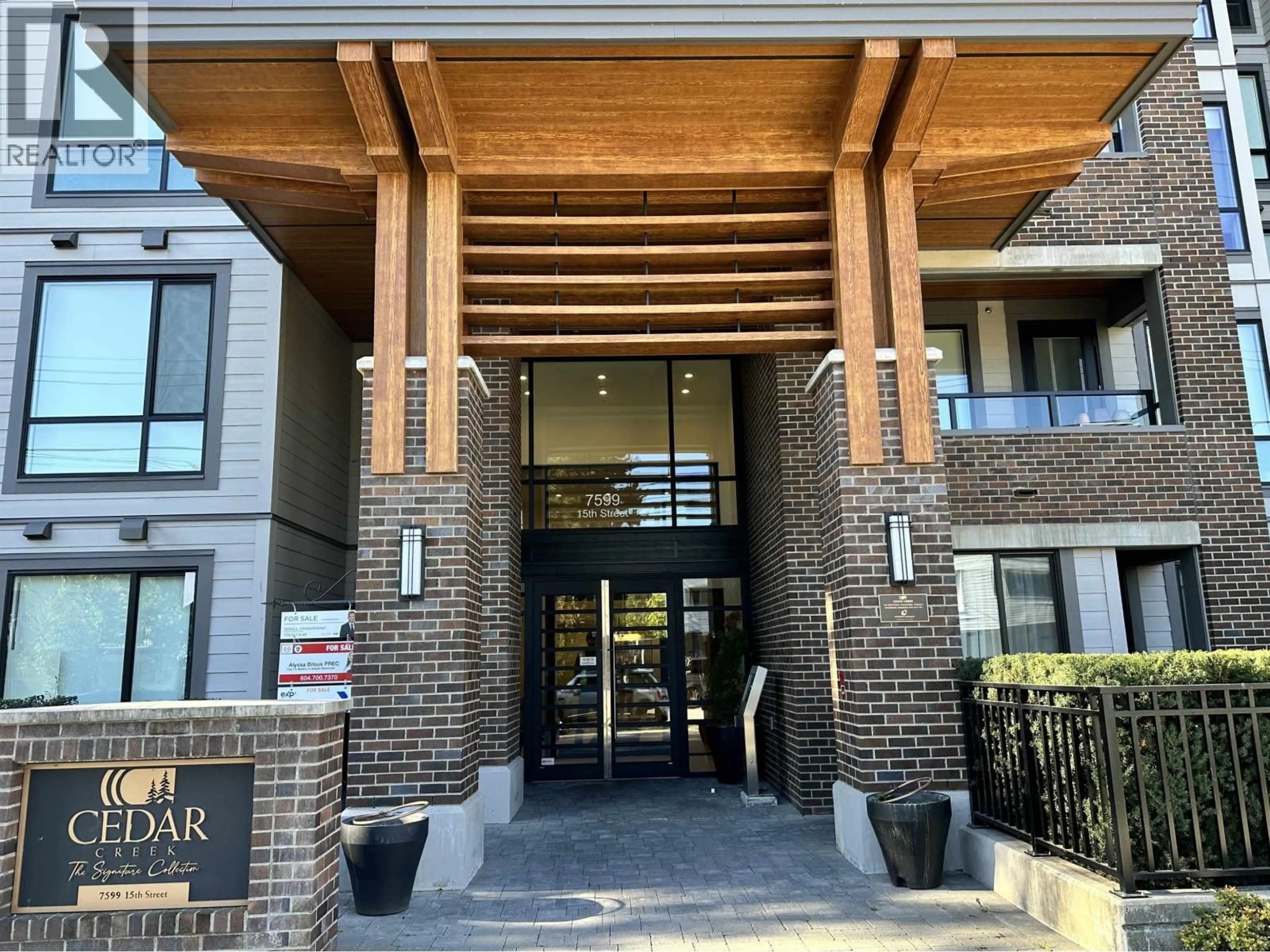Indoor entryway for 523 - 7599 15TH STREET, Burnaby British Columbia V3N0H9