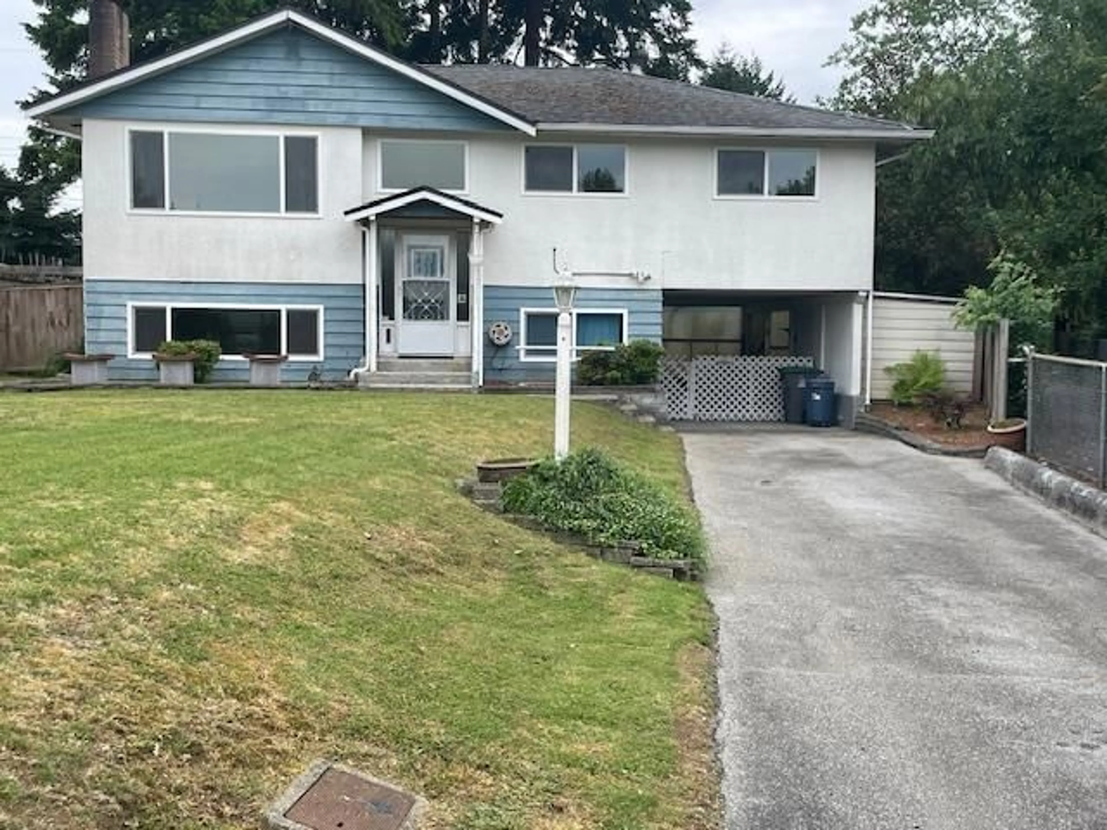 Home with vinyl exterior material, street for 10977 JAY, Surrey British Columbia V3R5B3
