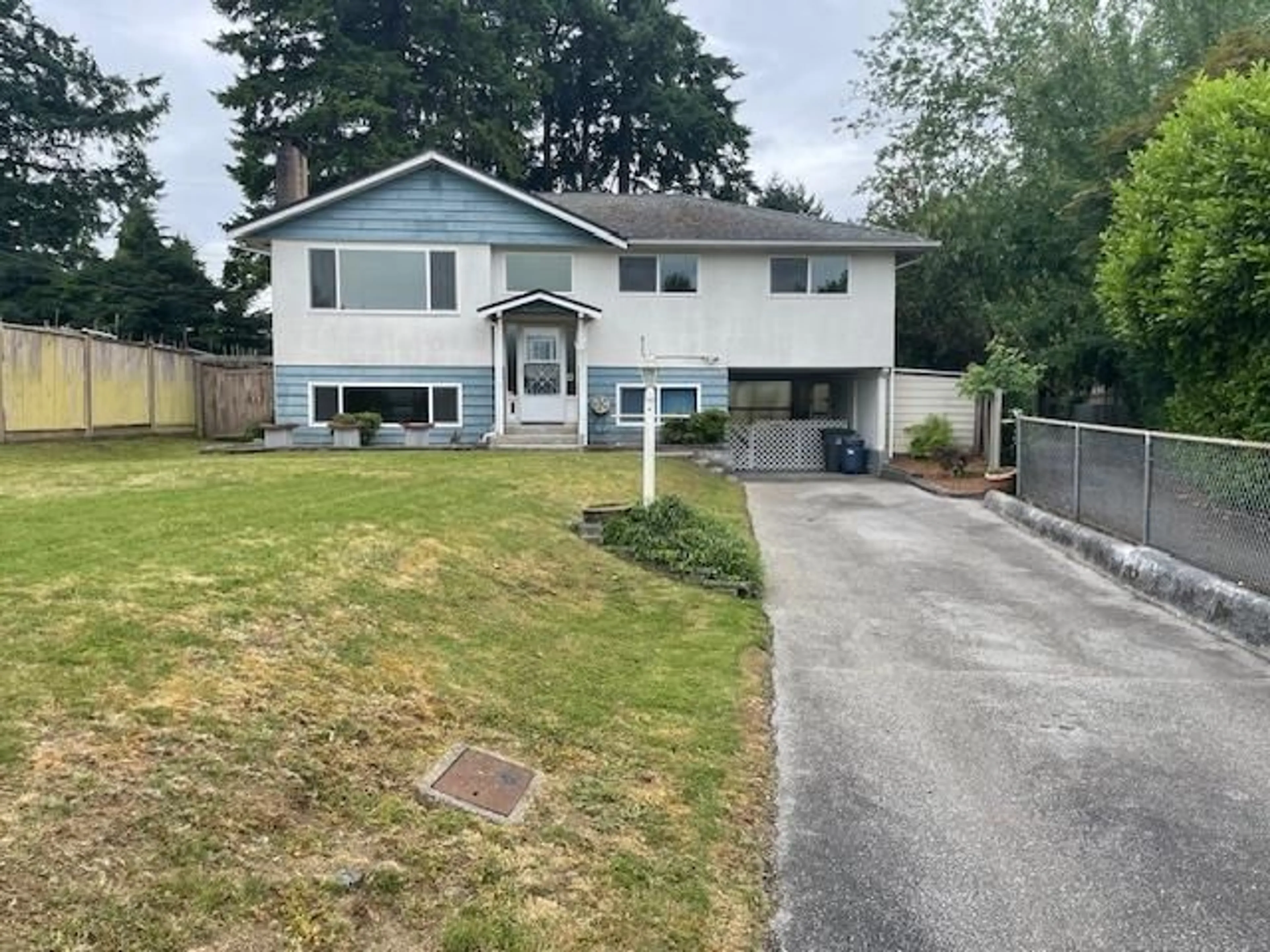 Home with vinyl exterior material, street for 10977 JAY, Surrey British Columbia V3R5B3