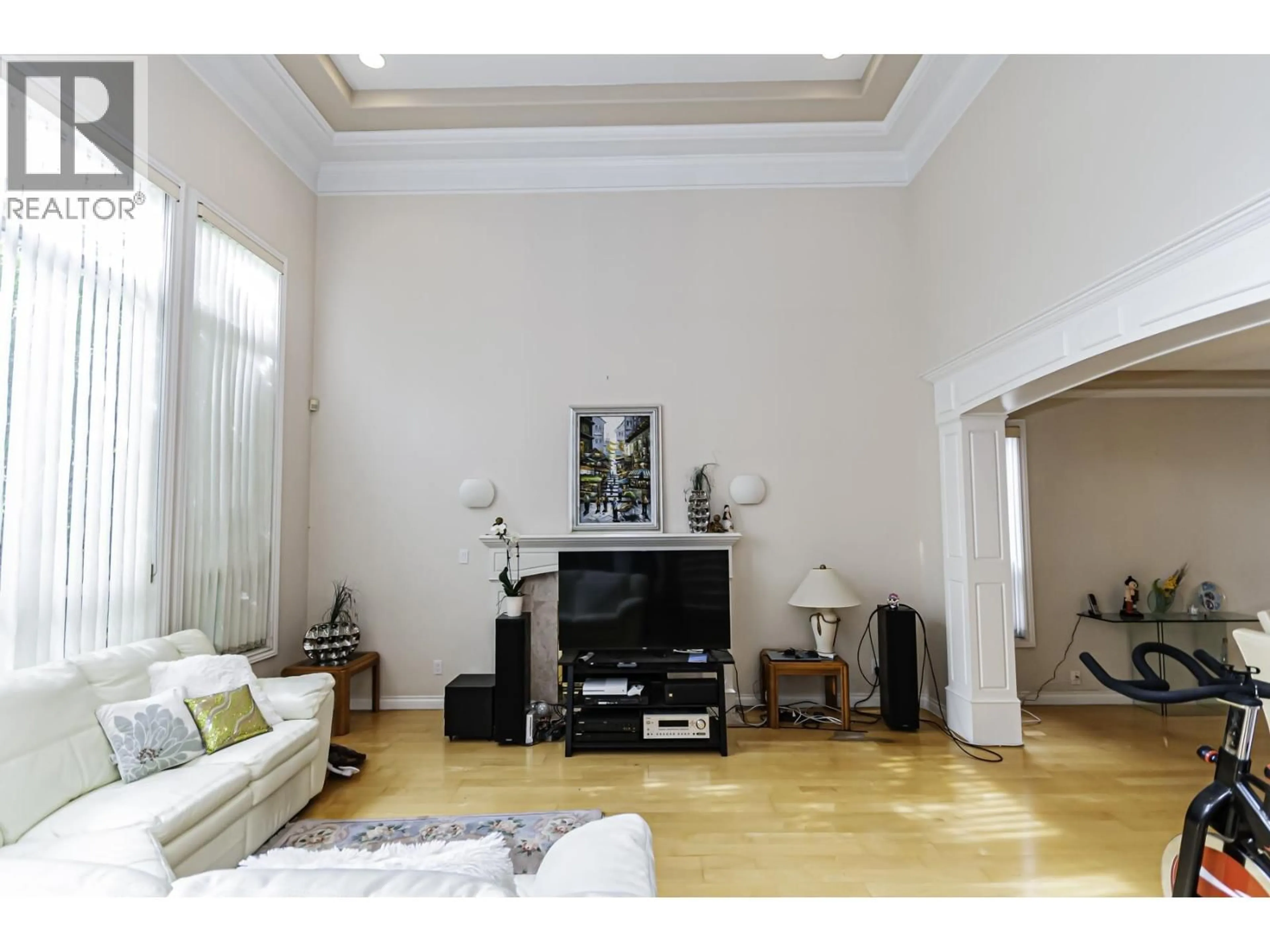 Living room with furniture, wood/laminate floor for 7551 LUCAS ROAD, Richmond British Columbia V6Y1G1