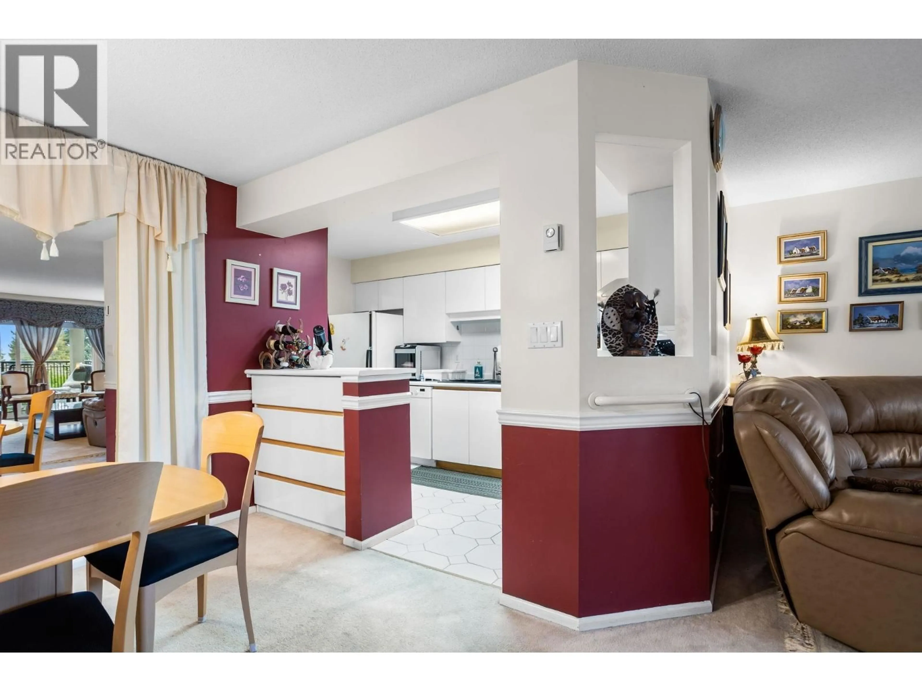 Unknown for 301 - 106 KINGS ROAD, North Vancouver British Columbia V7N2L8