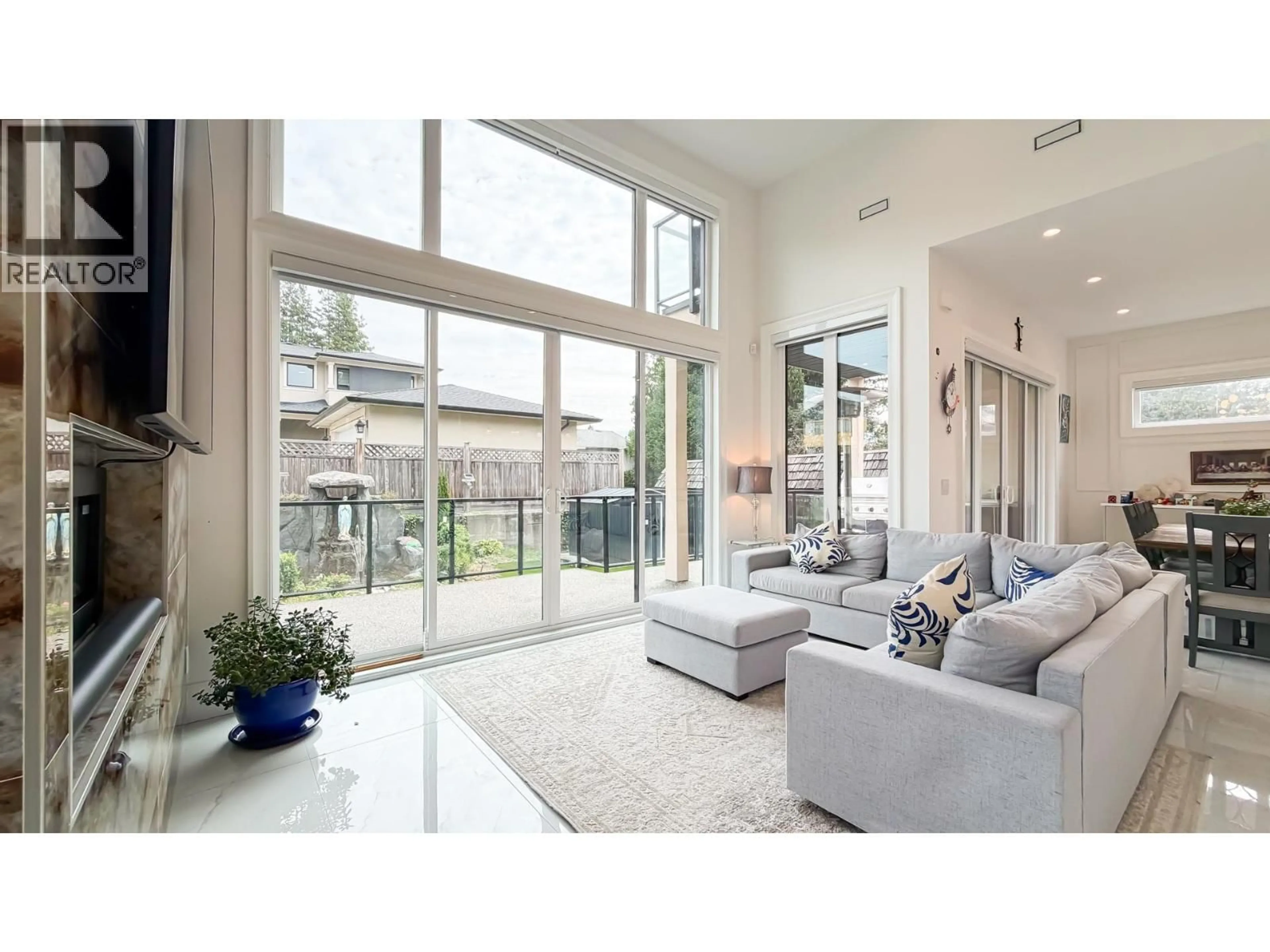 Living room with furniture, unknown for 5302 SPRINGDALE COURT, Burnaby British Columbia V5B2B4