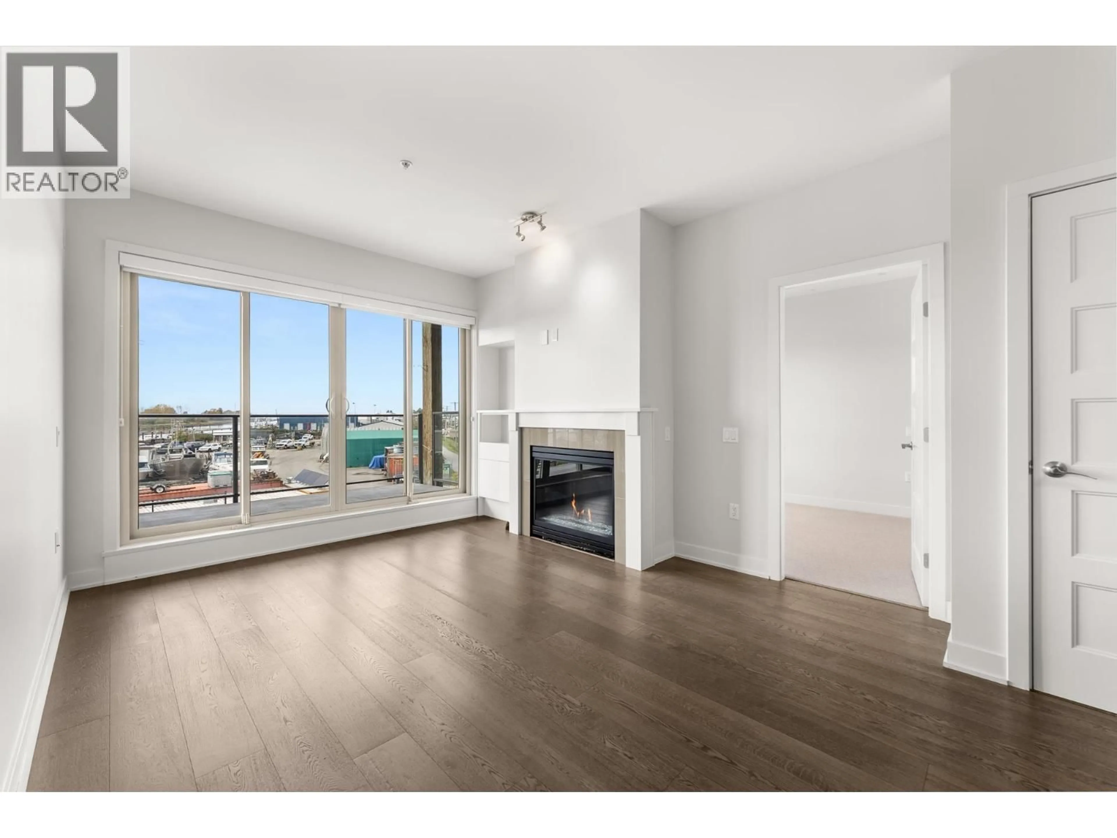 A pic of a room for 209 - 6160 LONDON ROAD, Richmond British Columbia V7E4J2