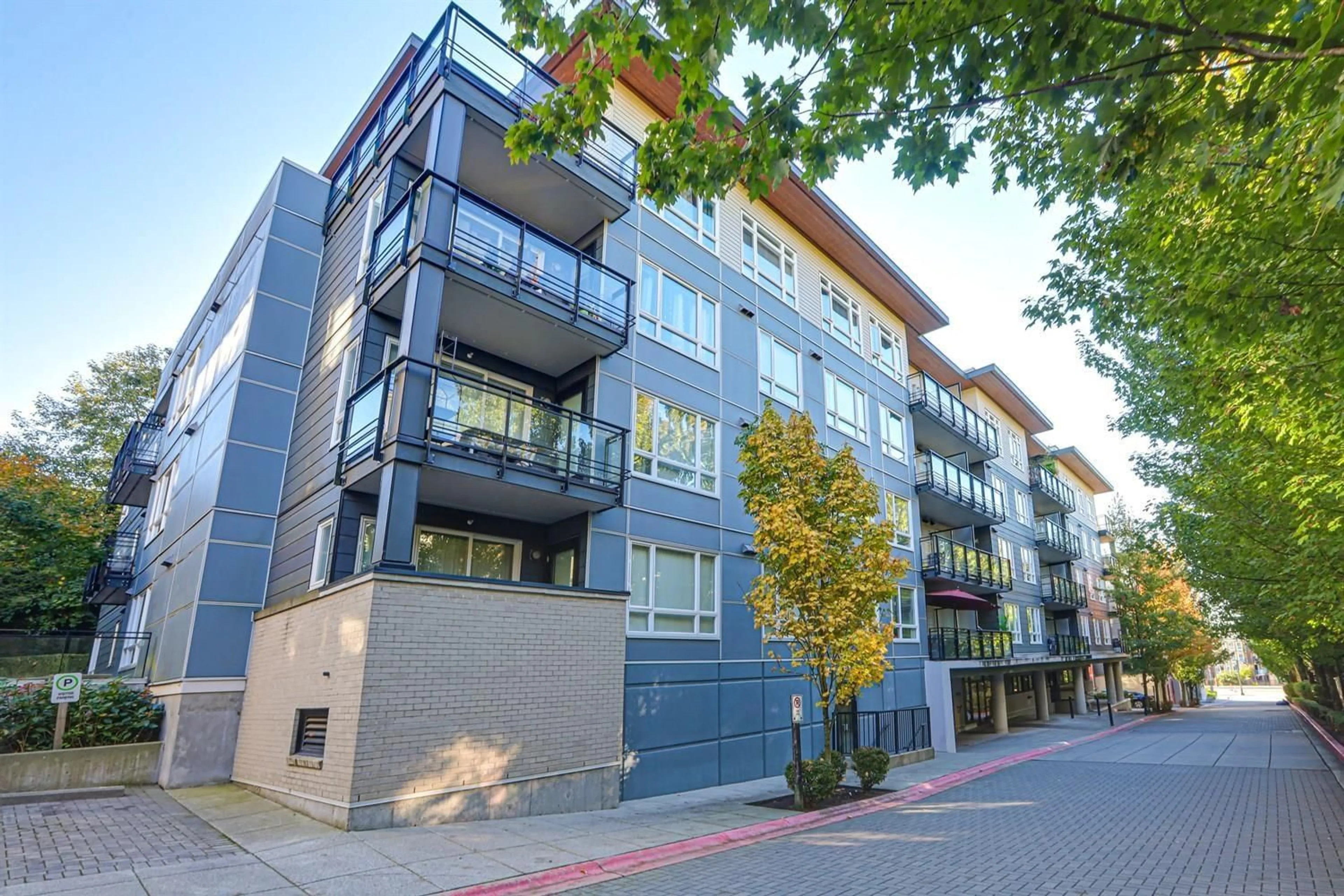 Patio, street for 205 - 13925 FRASER, Surrey British Columbia V3T4E6