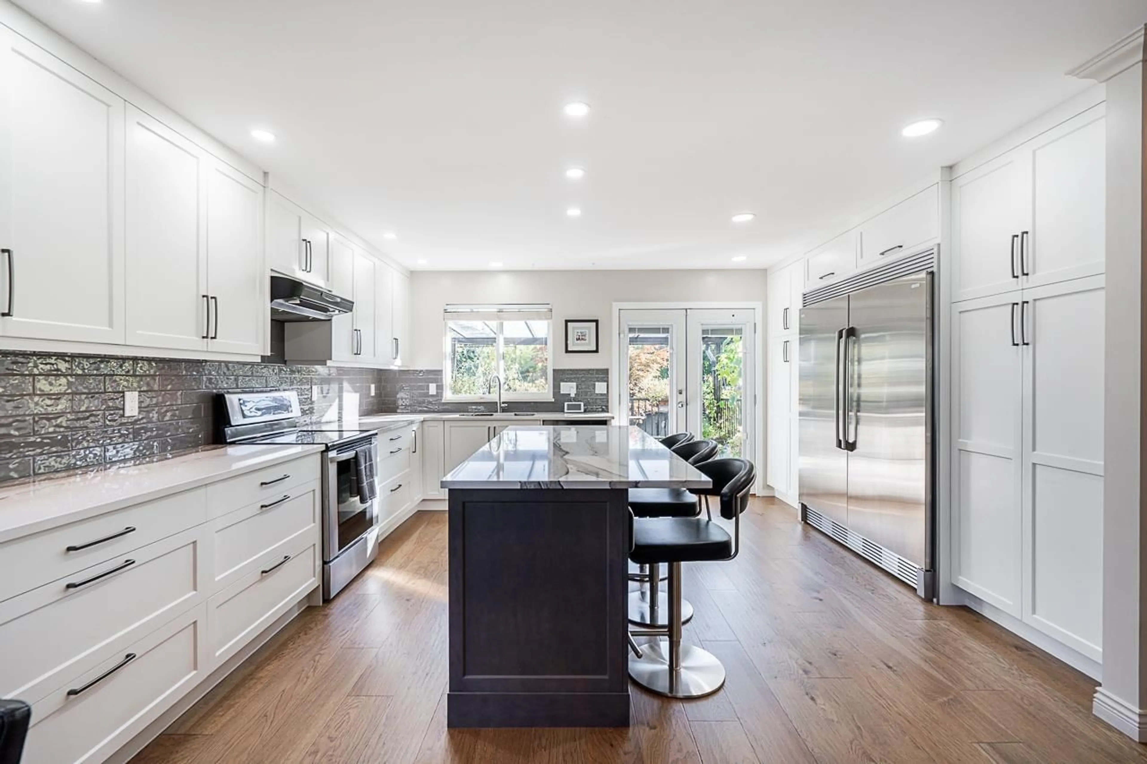 Open concept kitchen, unknown for 26910 27B, Langley British Columbia V4W3E5