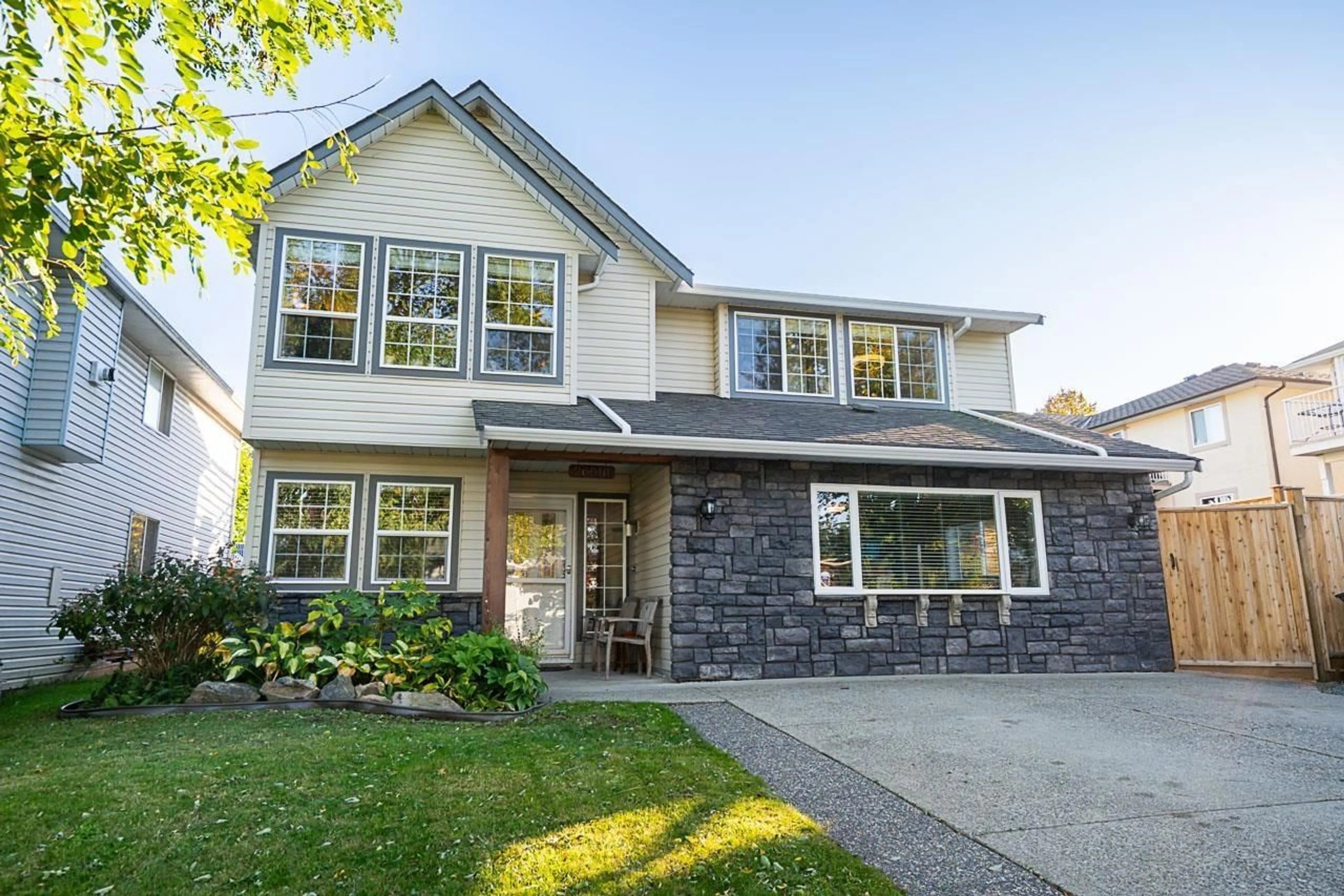 Home with vinyl exterior material, street for 26910 27B, Langley British Columbia V4W3E5