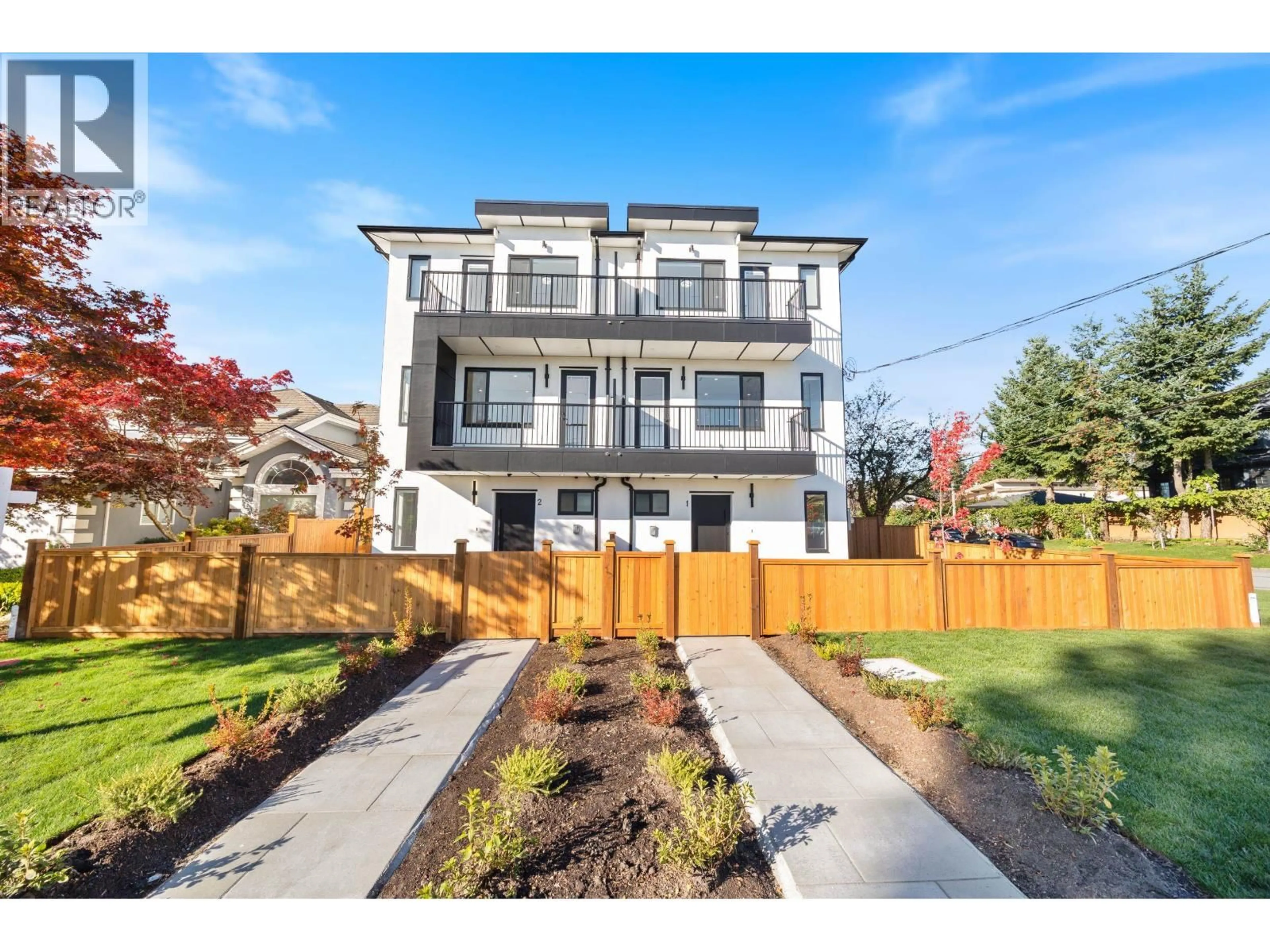 Home with vinyl exterior material, street for 1 - 4170 HURST STREET, Burnaby British Columbia V5J3R4