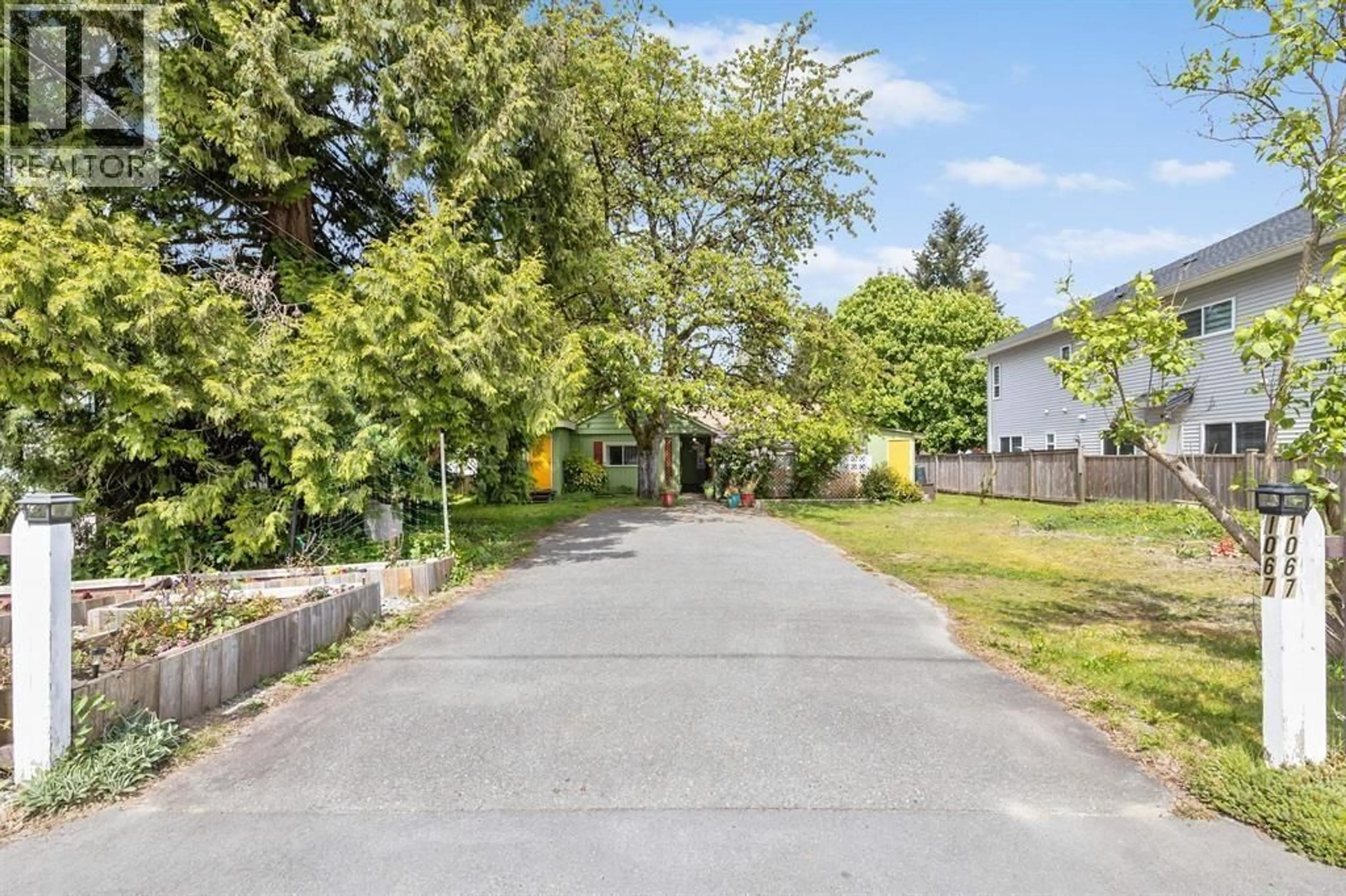Patio, street for 1067 PRAIRIE AVENUE, Port Coquitlam British Columbia V3B1S5