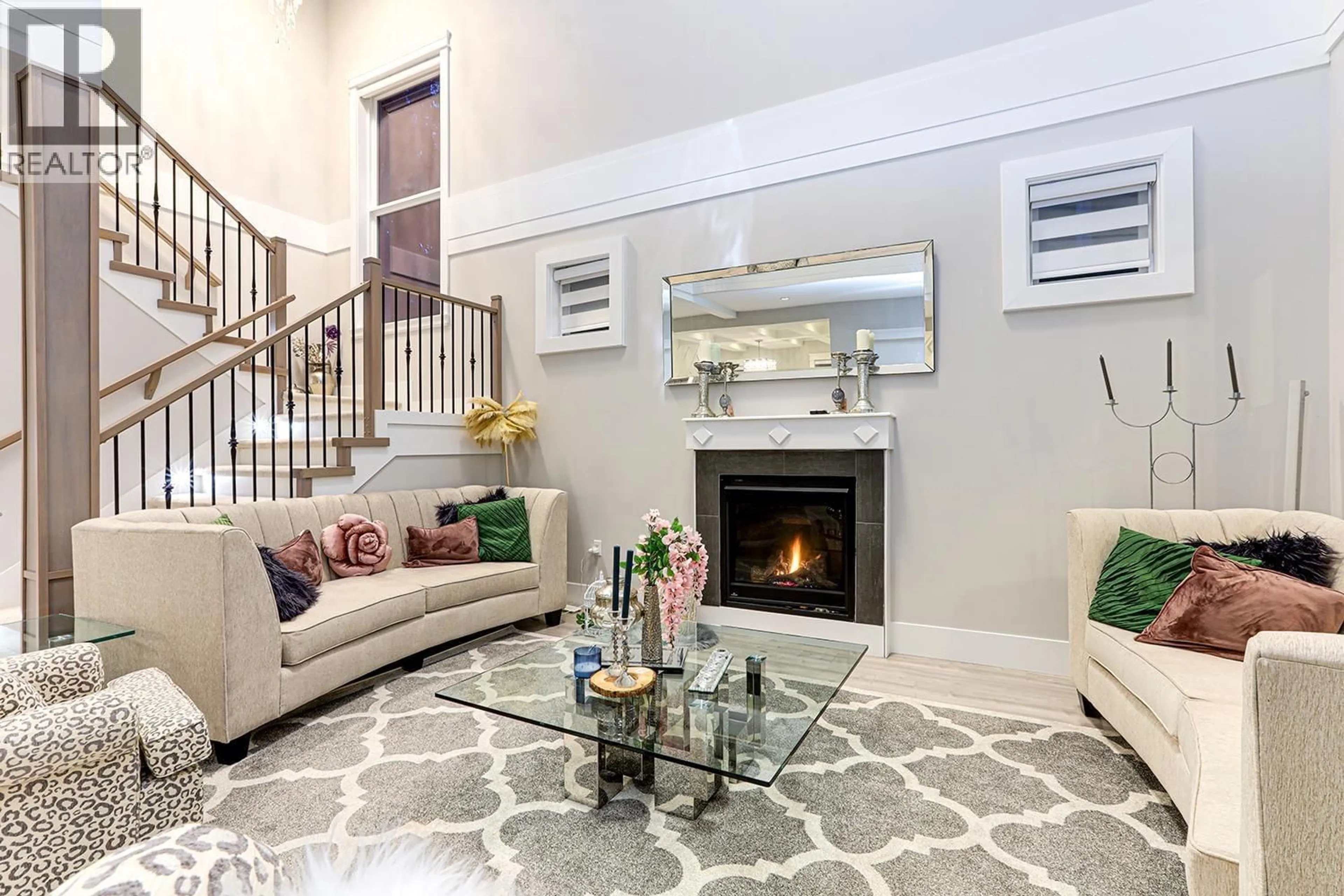 Living room with furniture, unknown for 3399 DERBYSHIRE AVENUE, Coquitlam British Columbia V3E0G3