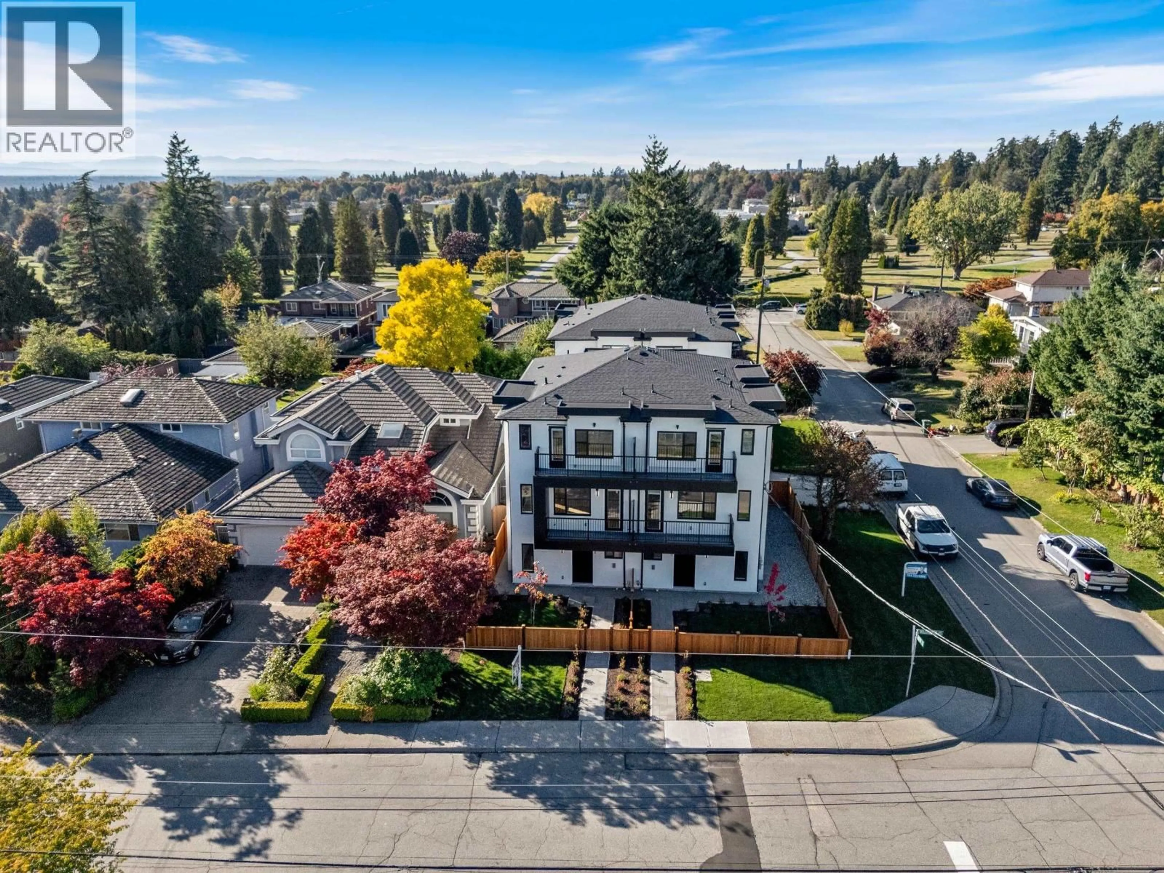 A pic from outside/outdoor area/front of a property/back of a property/a pic from drone, street for 2 - 4170 HURST STREET, Burnaby British Columbia V5J3R4