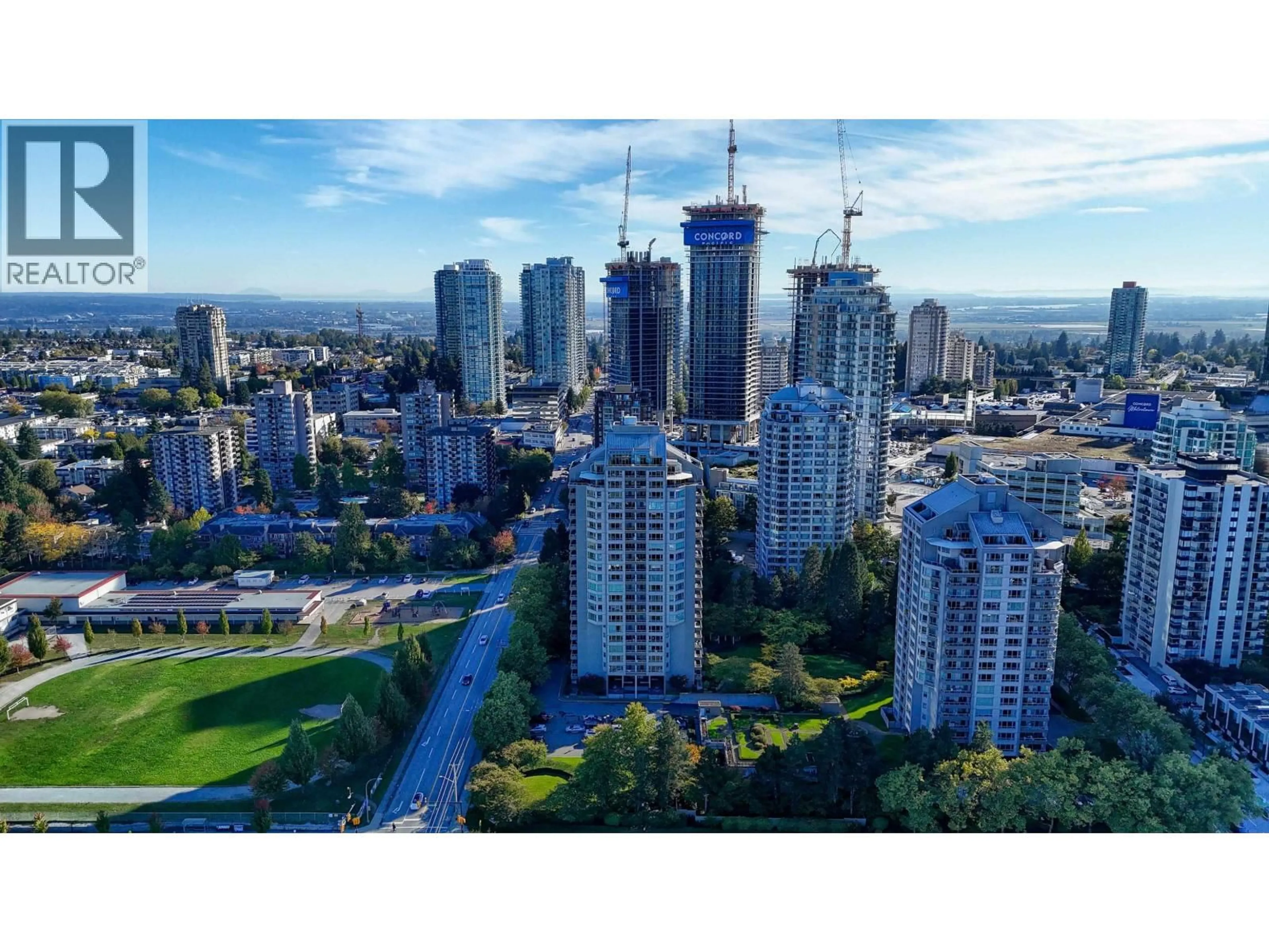 A pic from outside/outdoor area/front of a property/back of a property/a pic from drone, city buildings view from balcony for 2007 - 6055 NELSON AVENUE, Burnaby British Columbia V5H4L4