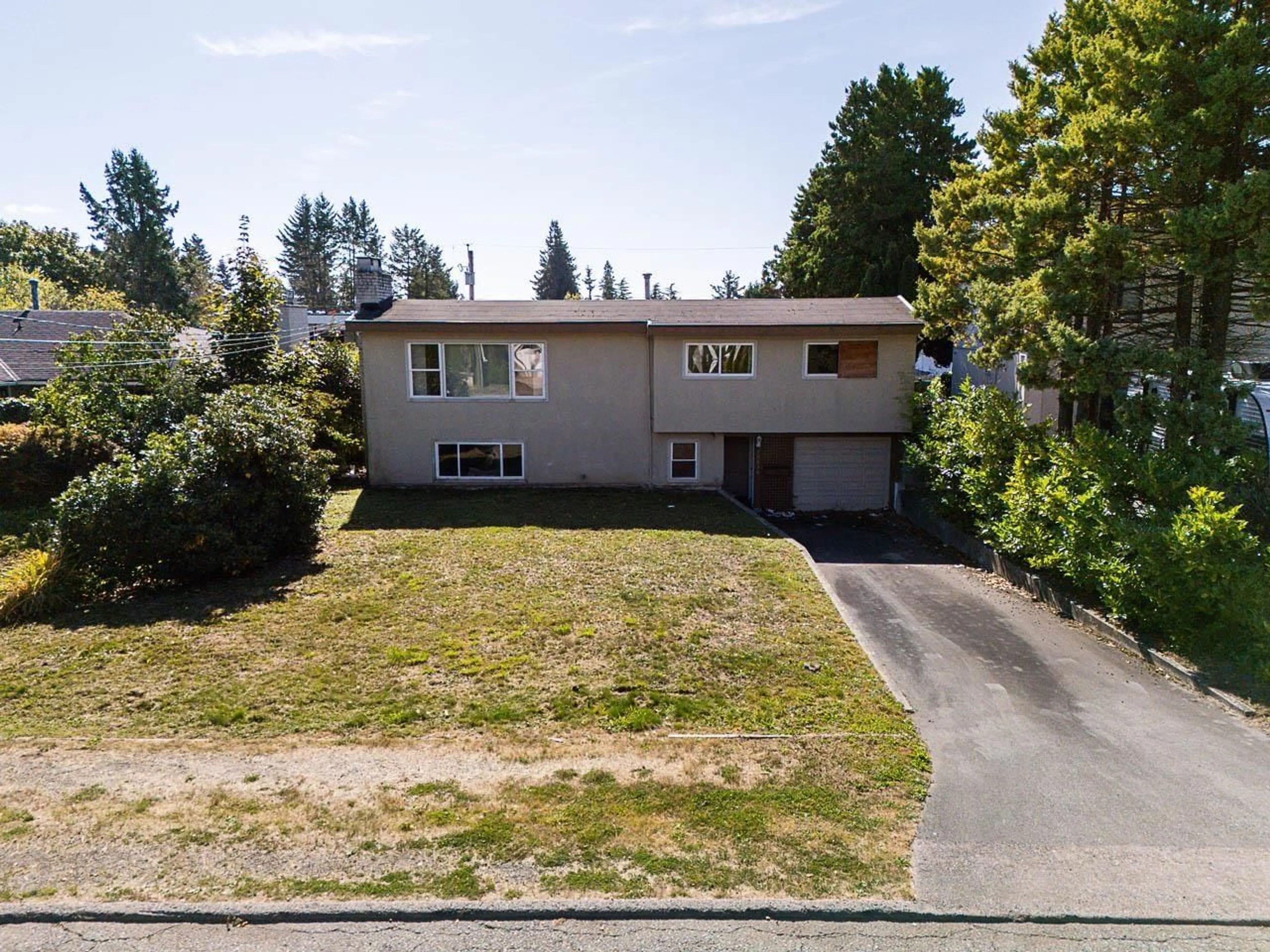 A pic from outside/outdoor area/front of a property/back of a property/a pic from drone, street for 13850 BLACKBURN, White Rock British Columbia V4B2Y8