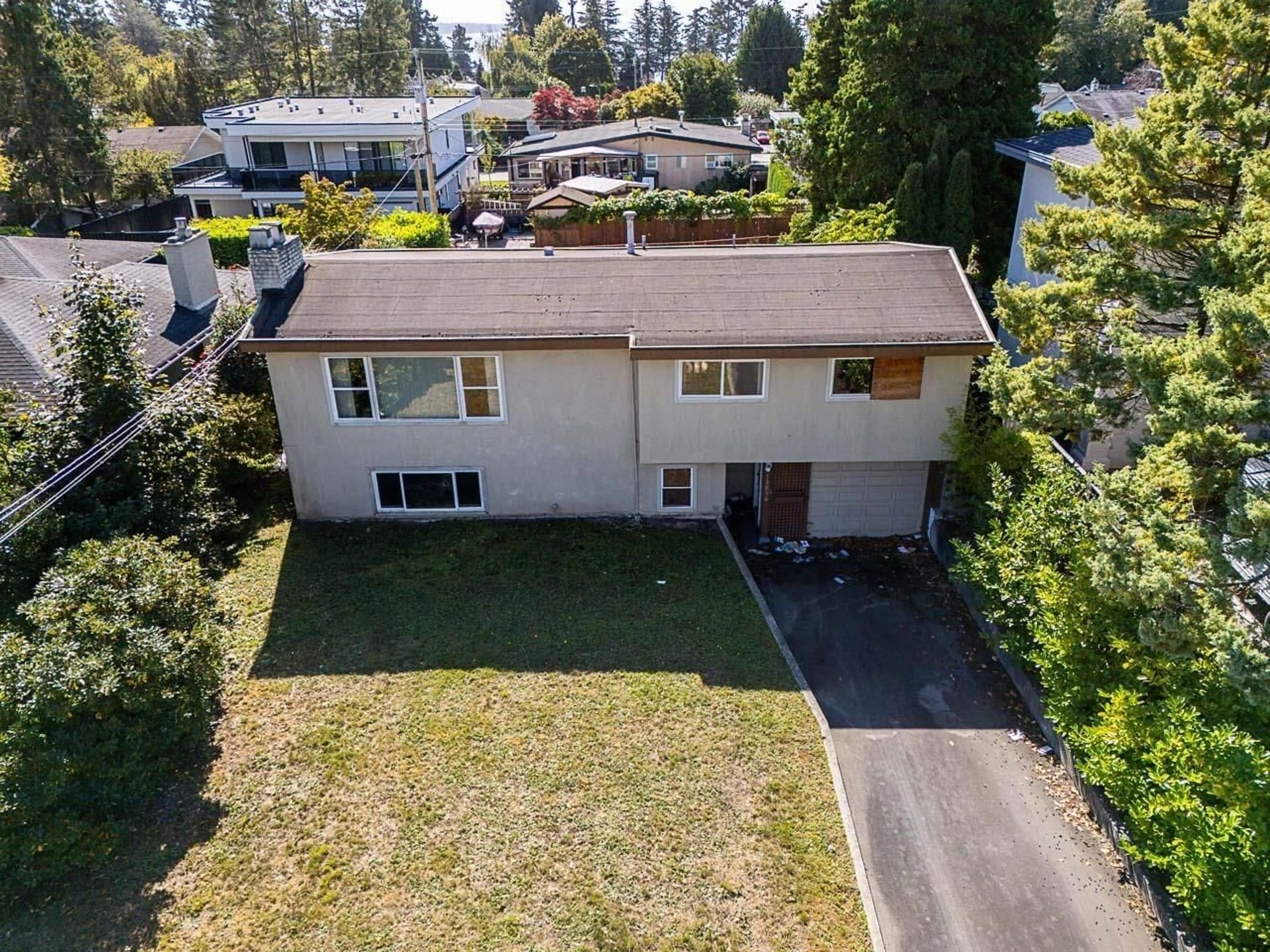 A pic from outside/outdoor area/front of a property/back of a property/a pic from drone, street for 13850 BLACKBURN, White Rock British Columbia V4B2Y8