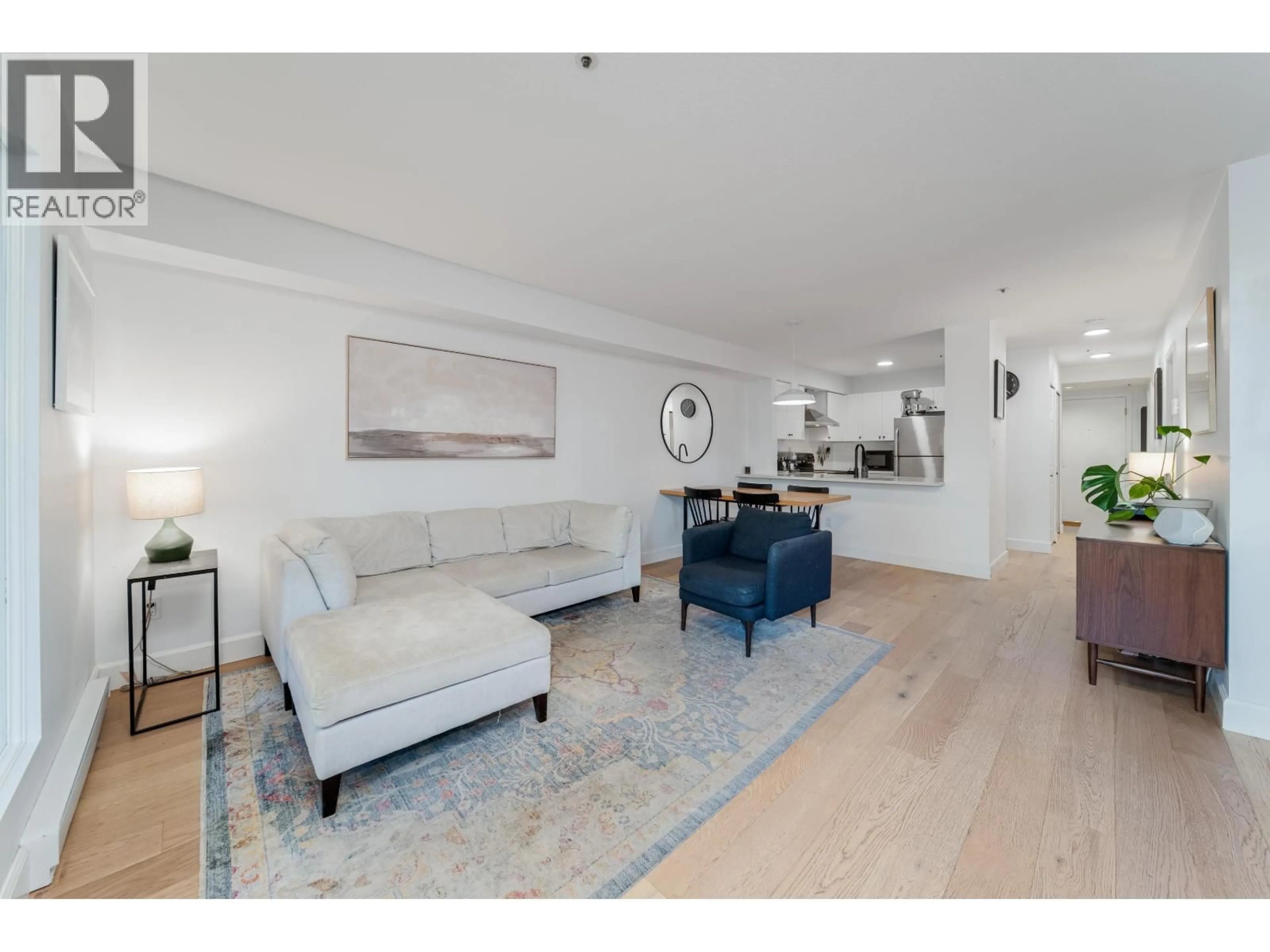 Living room with furniture, unknown for 101 - 225 19TH AVENUE, Vancouver British Columbia V5V1J3