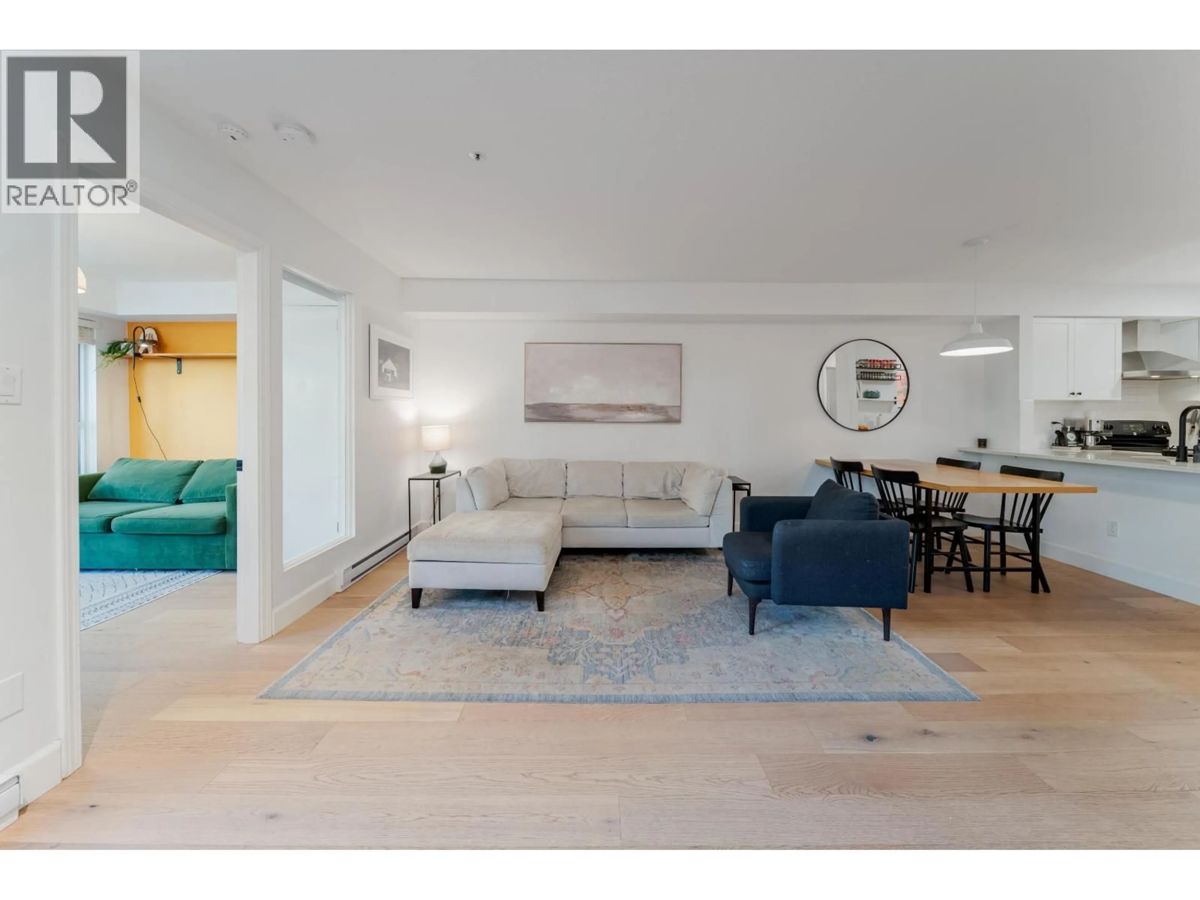 Living room with furniture, unknown for 101 - 225 19TH AVENUE, Vancouver British Columbia V5V1J3