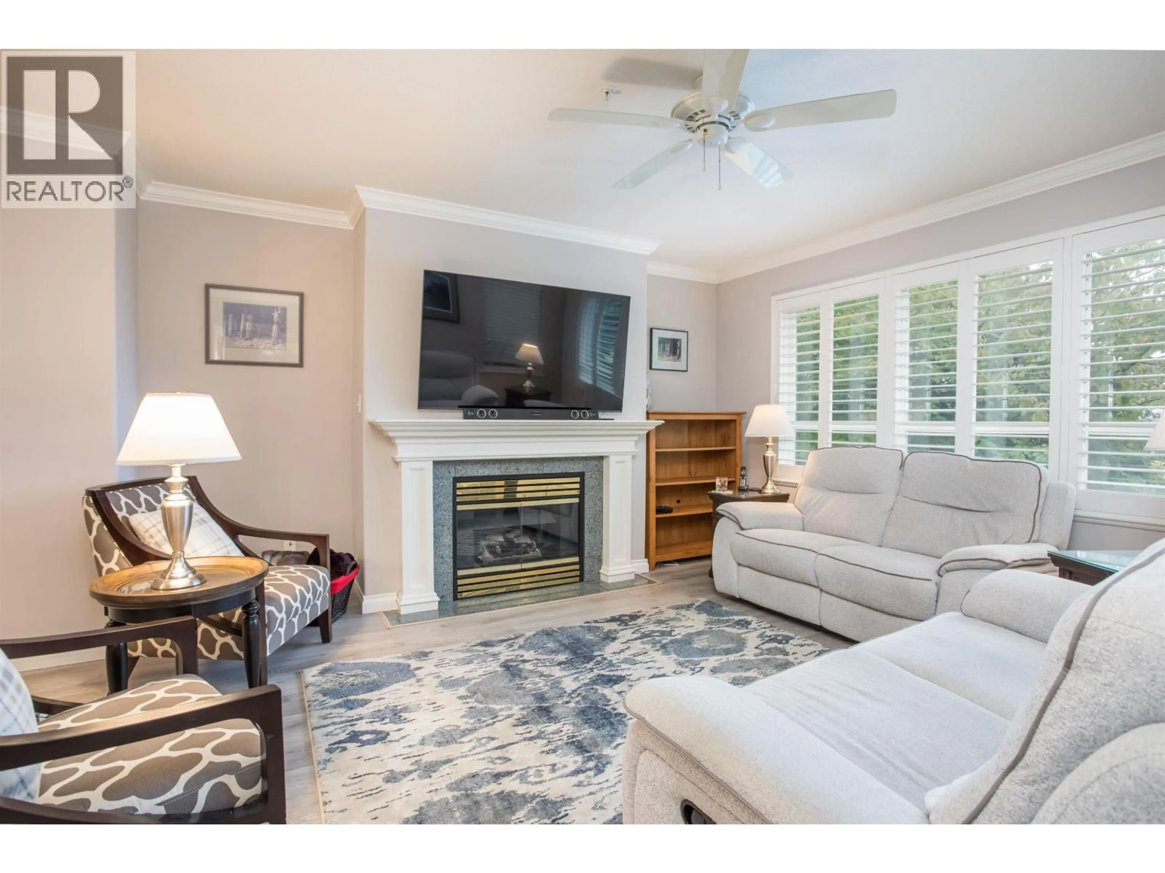 Living room with furniture, unknown for 202 - 1250 55TH STREET, Delta British Columbia V4M3K3