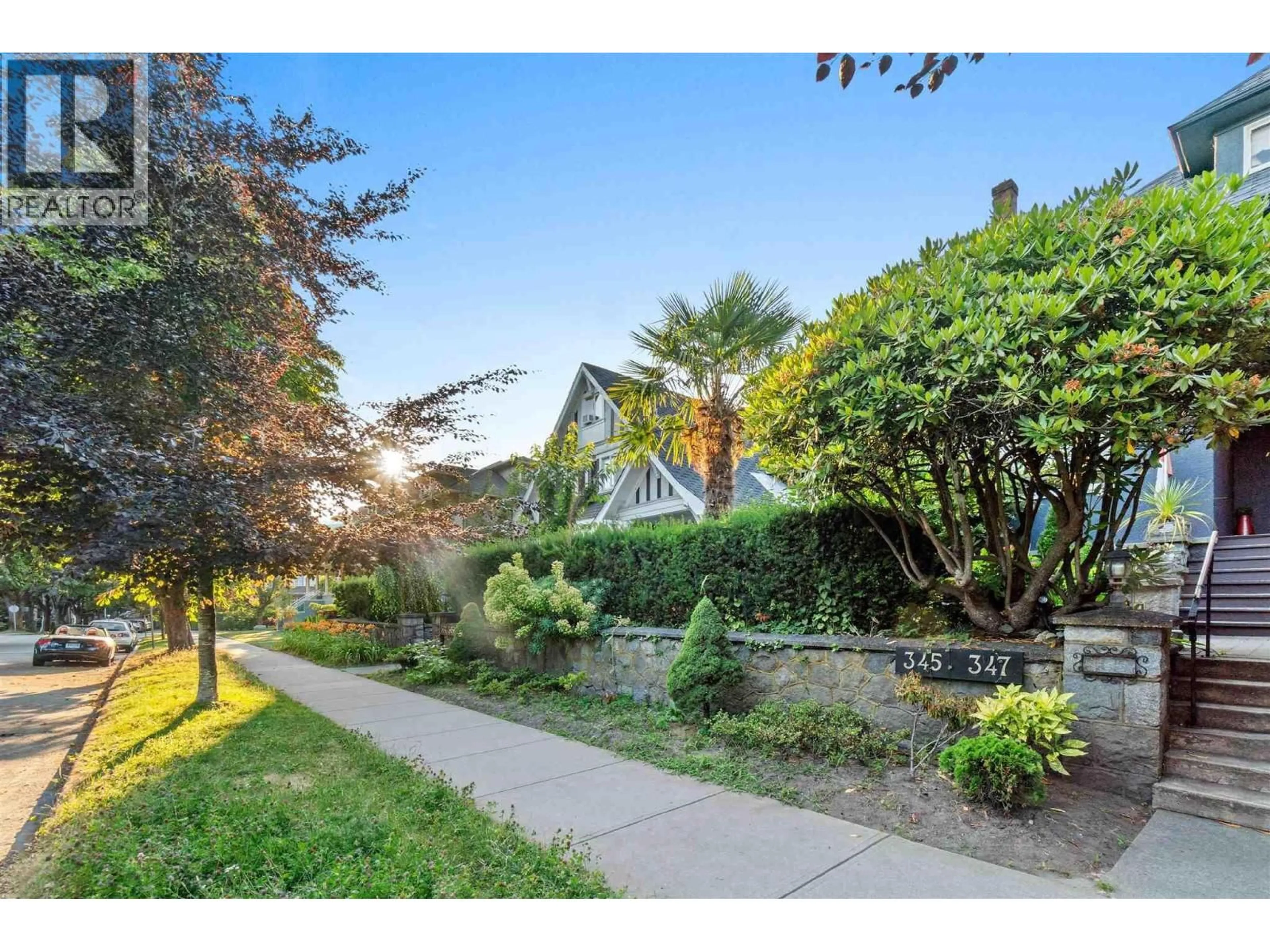 Patio, street for 345 13TH AVENUE, Vancouver British Columbia V5Y1W2