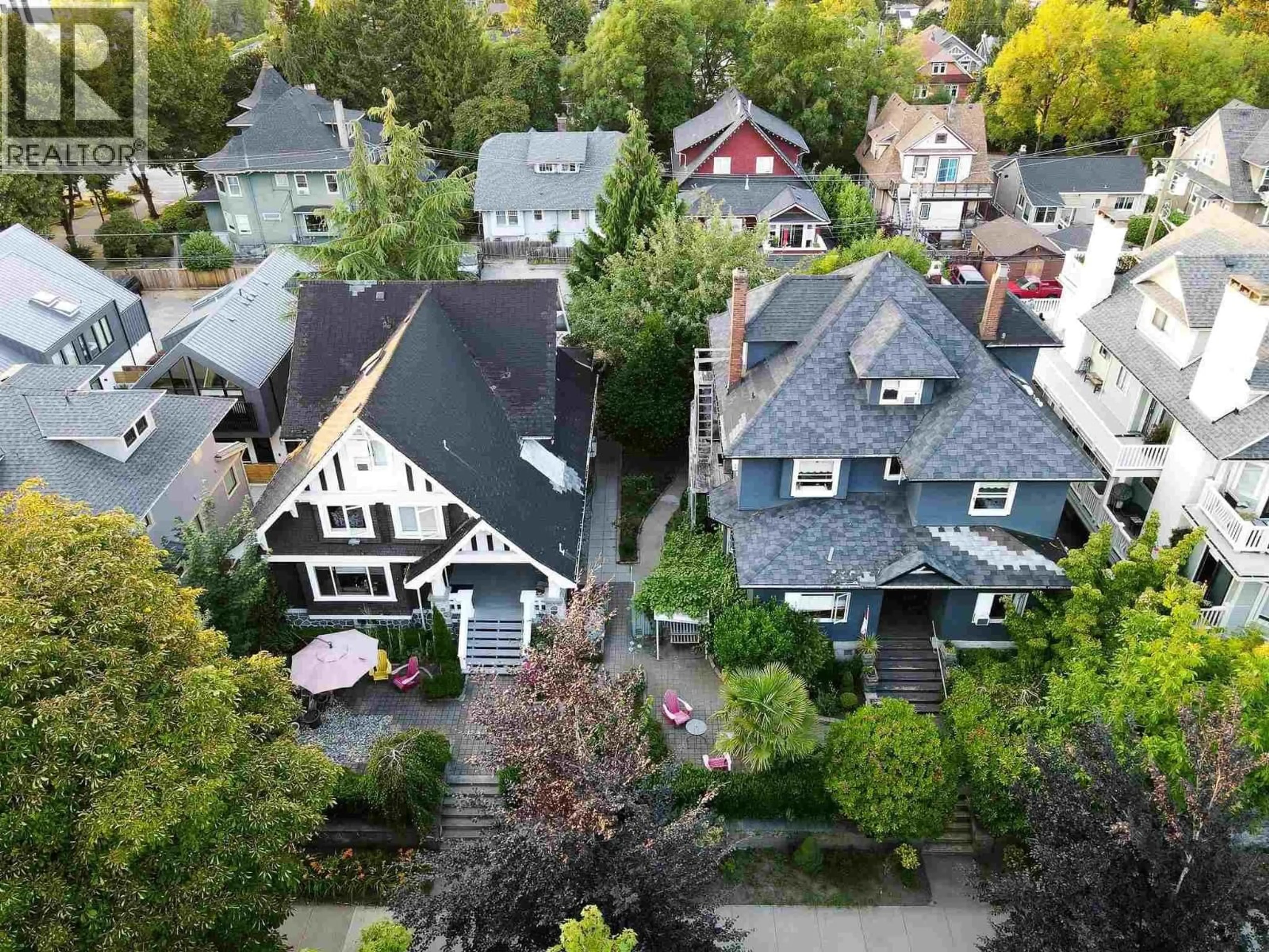 A pic from outside/outdoor area/front of a property/back of a property/a pic from drone, street for 345 13TH AVENUE, Vancouver British Columbia V5Y1W2