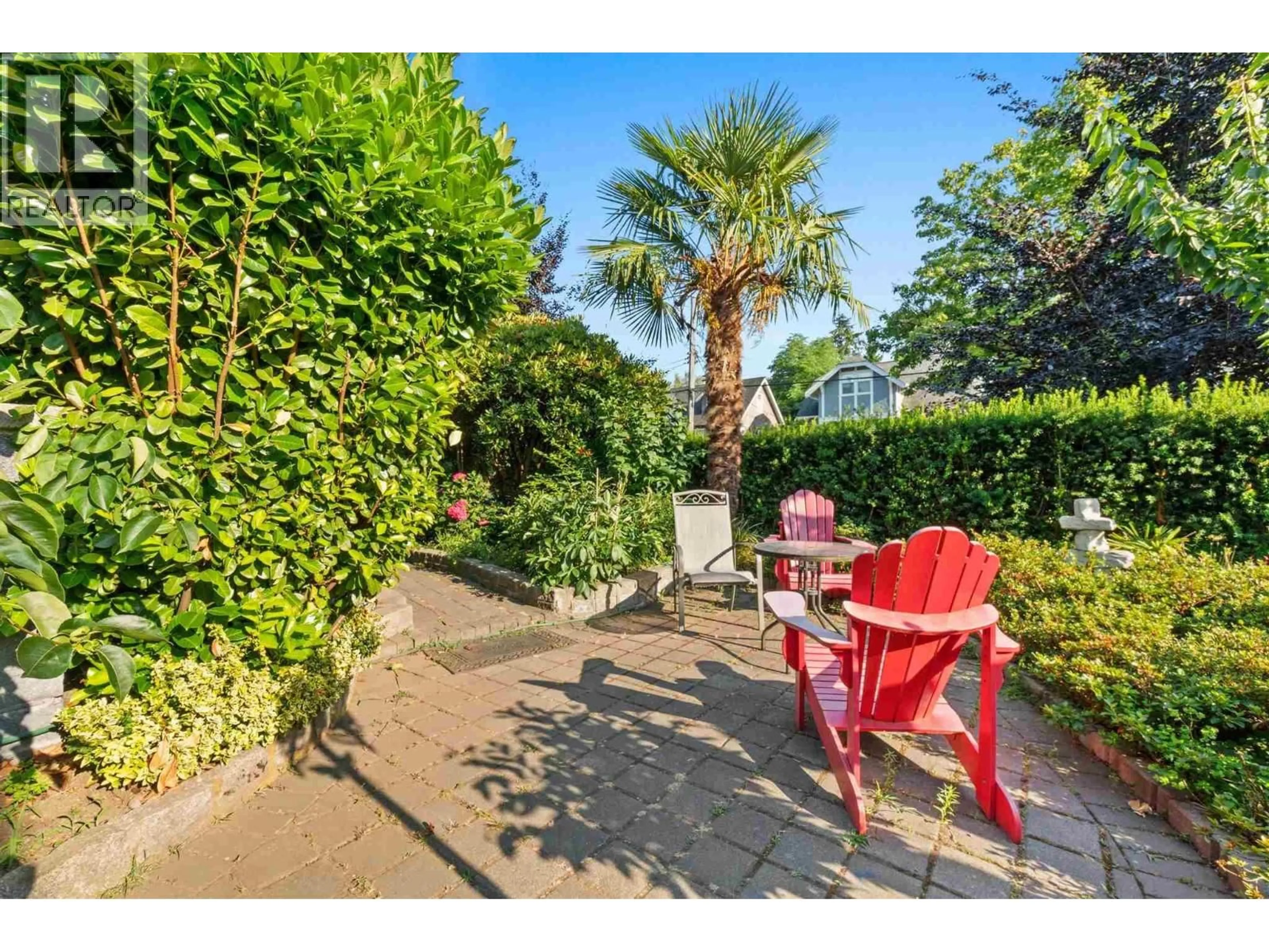Patio, street for 345 13TH AVENUE, Vancouver British Columbia V5Y1W2