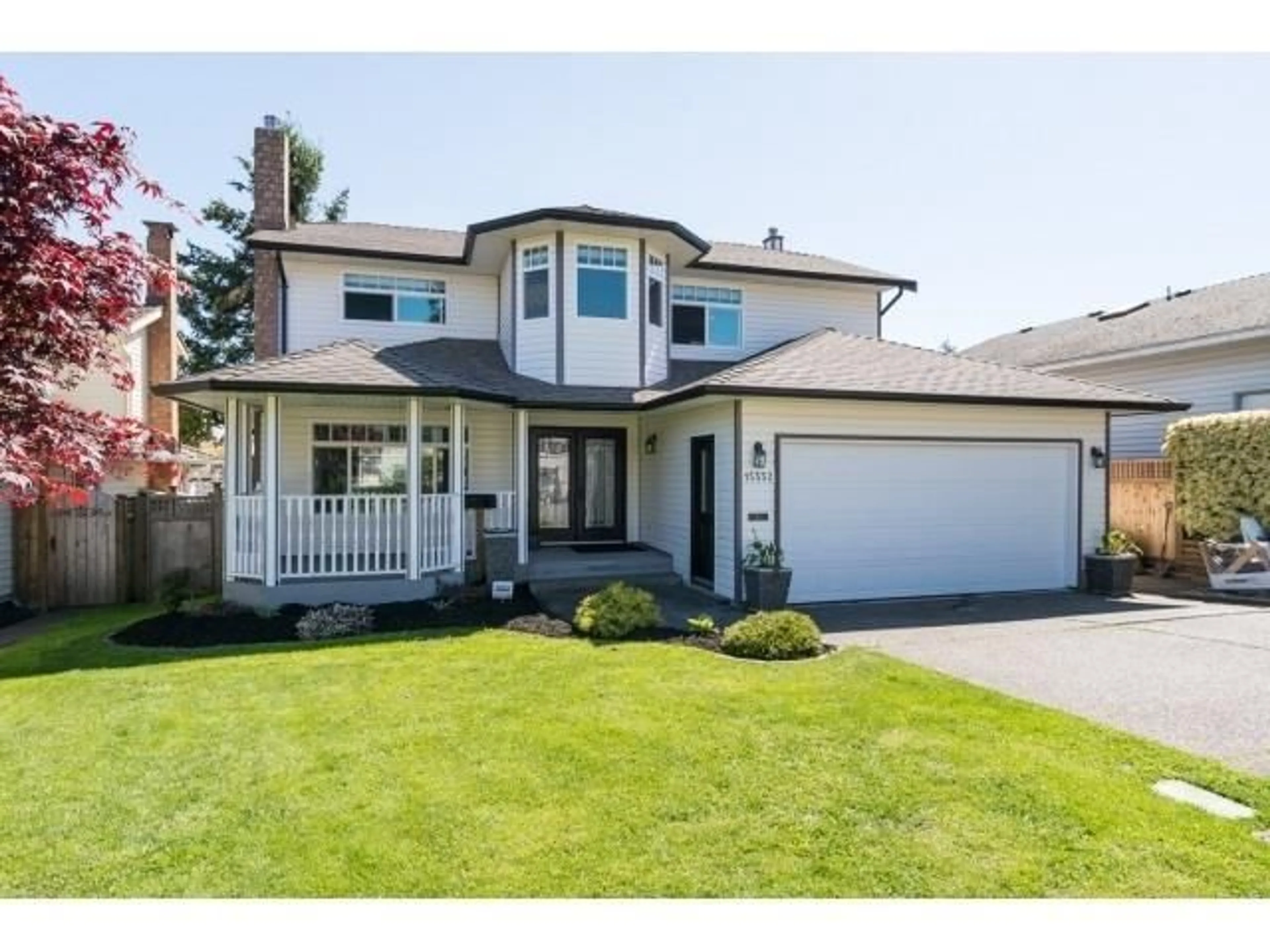 Home with vinyl exterior material, street for 15552 VISTA, White Rock British Columbia V4B5H8