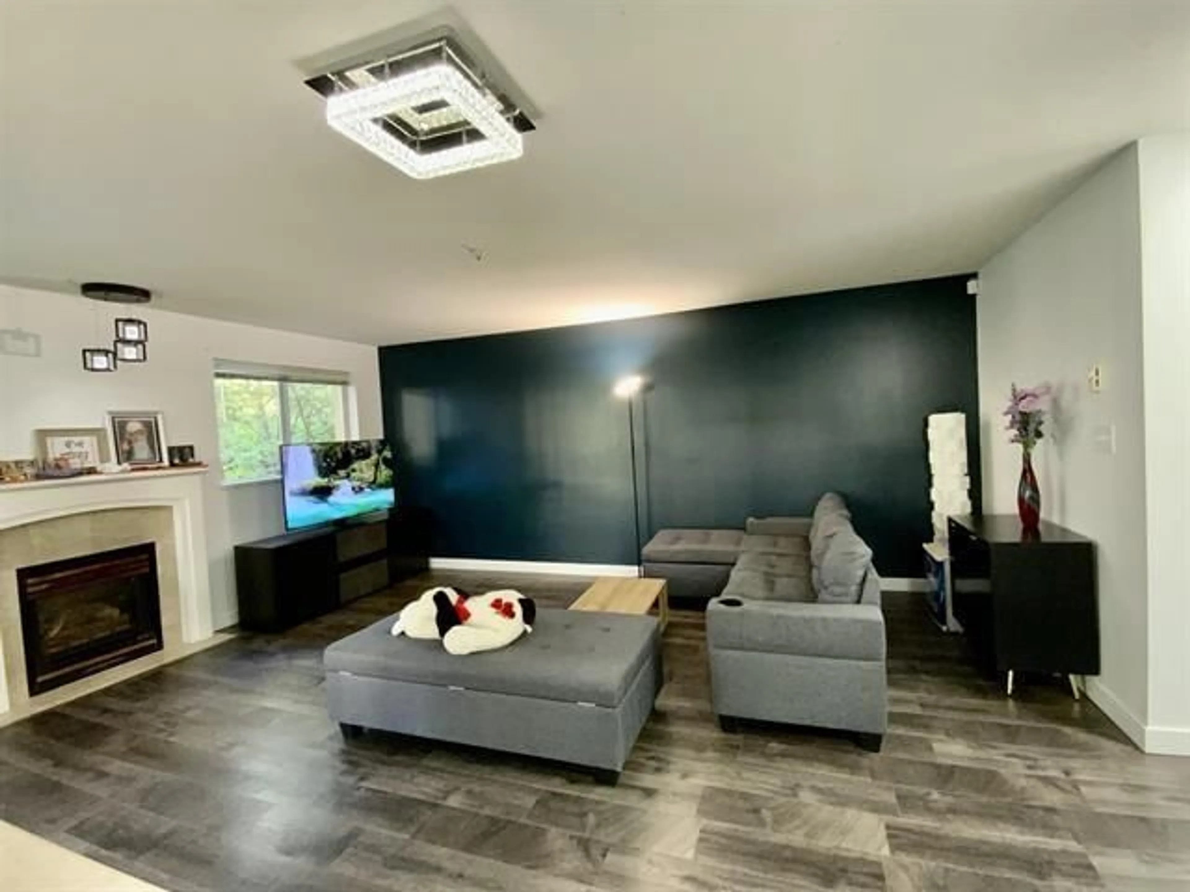 Unknown for 213 - 13727 74, Surrey British Columbia V3W0M7