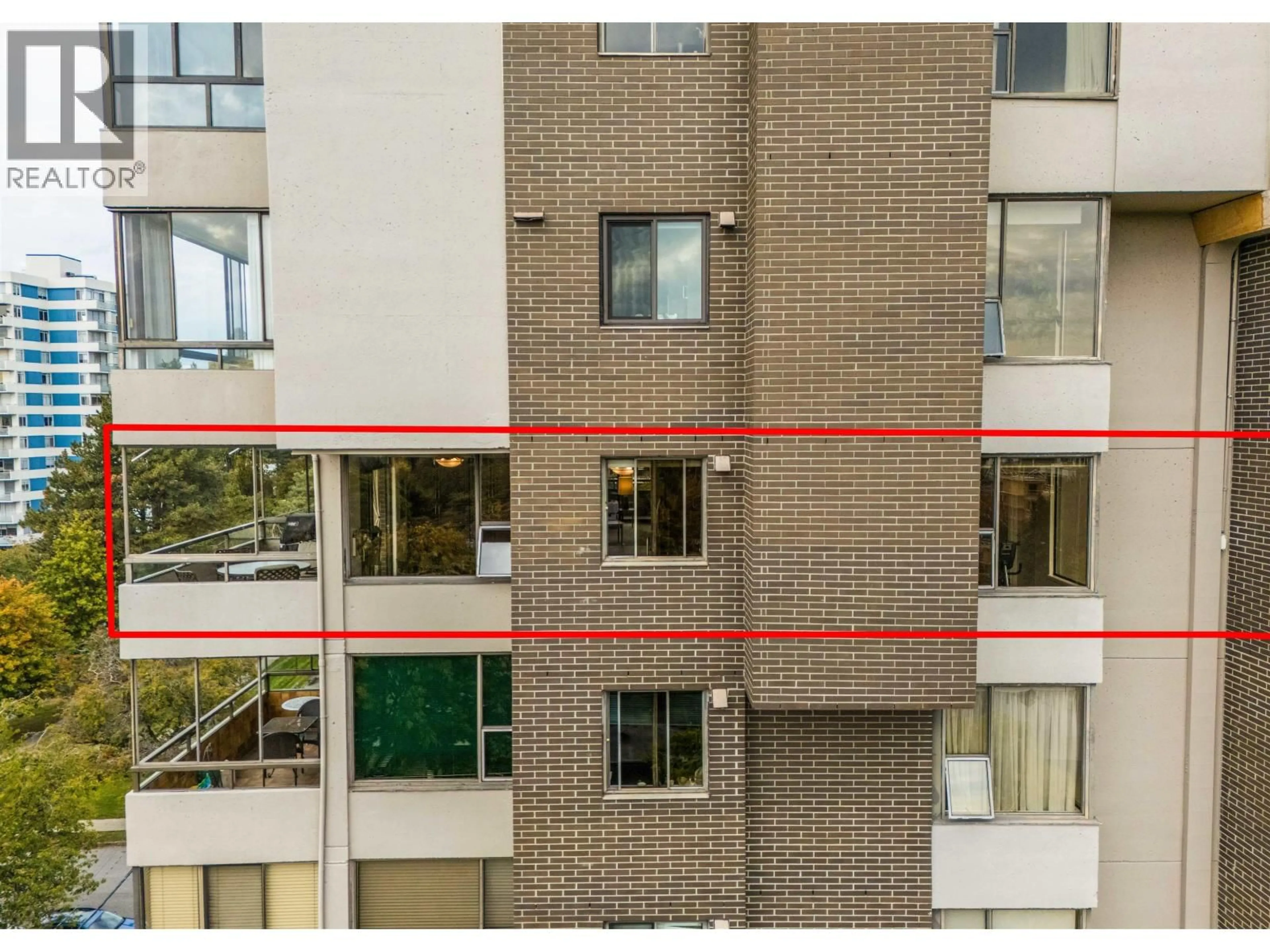 A pic from outside/outdoor area/front of a property/back of a property/a pic from drone, building for 801 - 2180 43RD AVENUE, Vancouver British Columbia V6M2E1