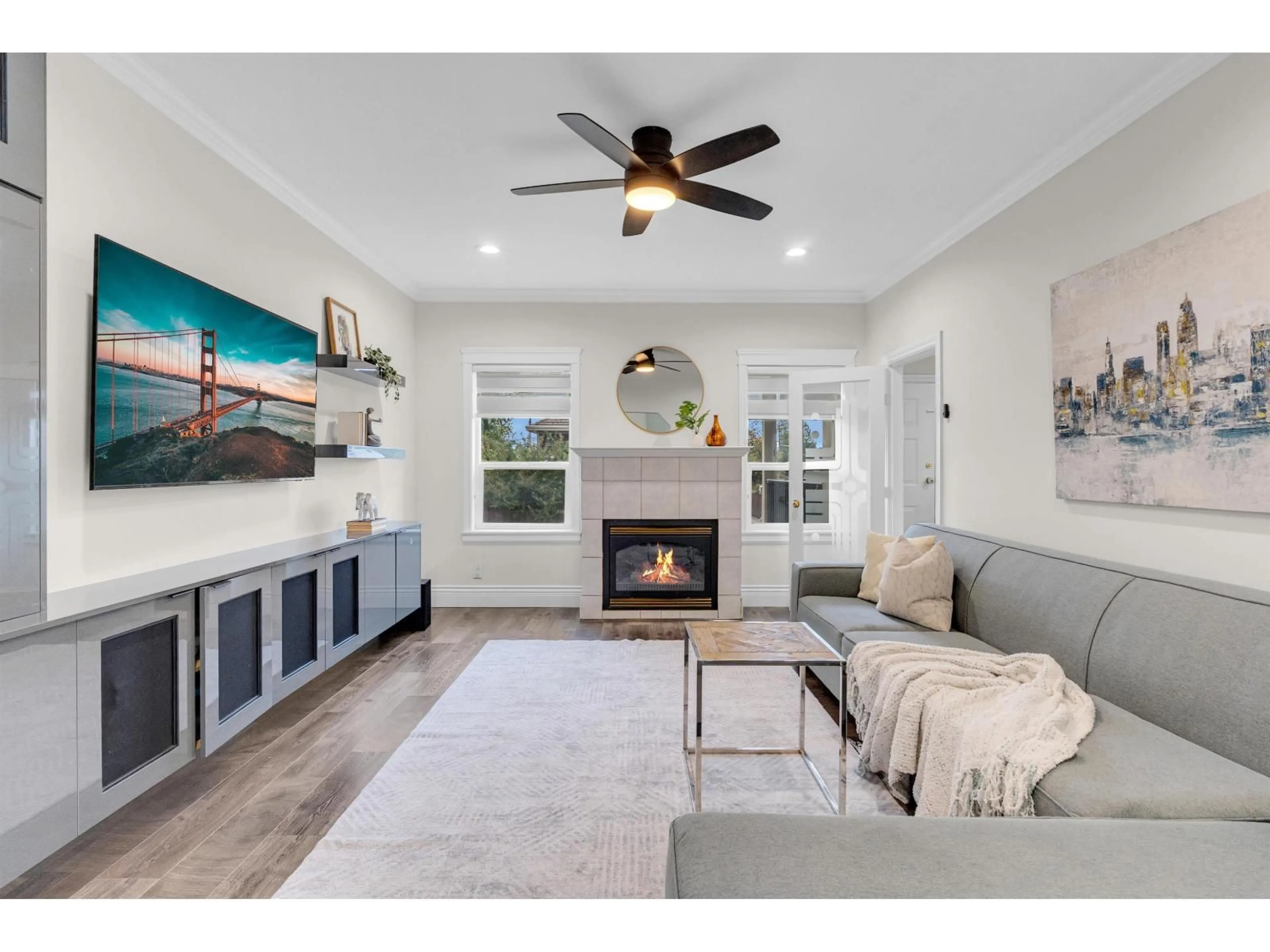 Living room with furniture, unknown for 13185 73, Surrey British Columbia V3W2R4