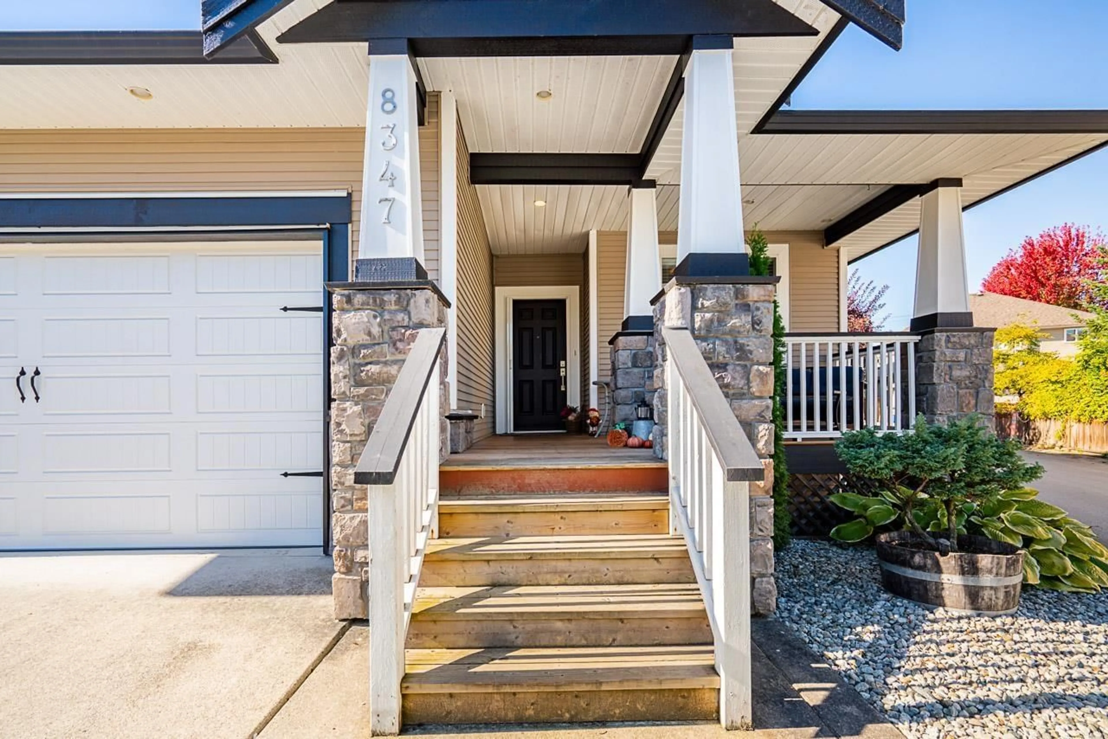 Indoor entryway for 8347 208B, Langley British Columbia V2Y0A7