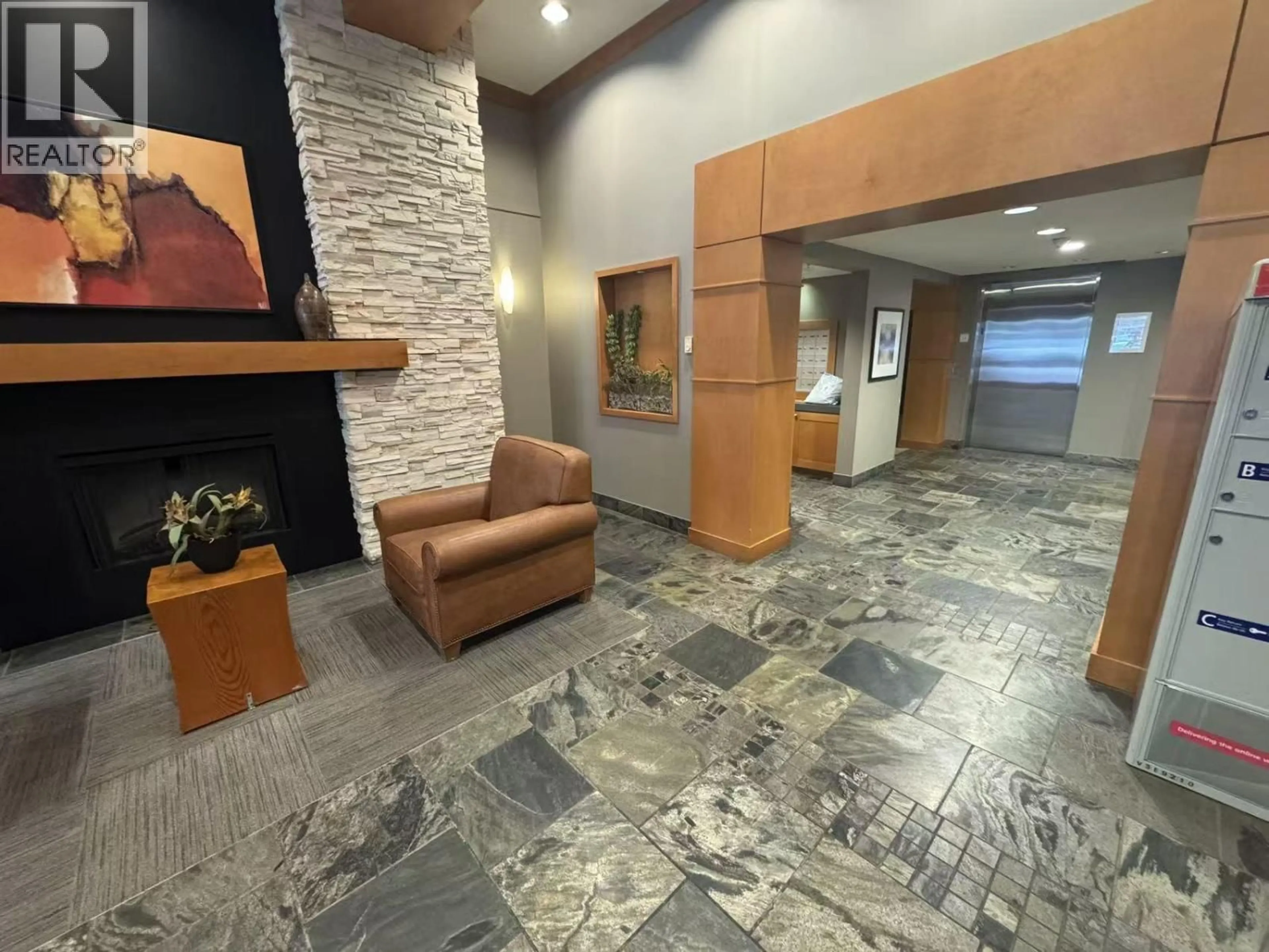 Lobby for 306 - 2958 SILVER SPRINGS BOULEVARD, Coquitlam British Columbia V3E3R9