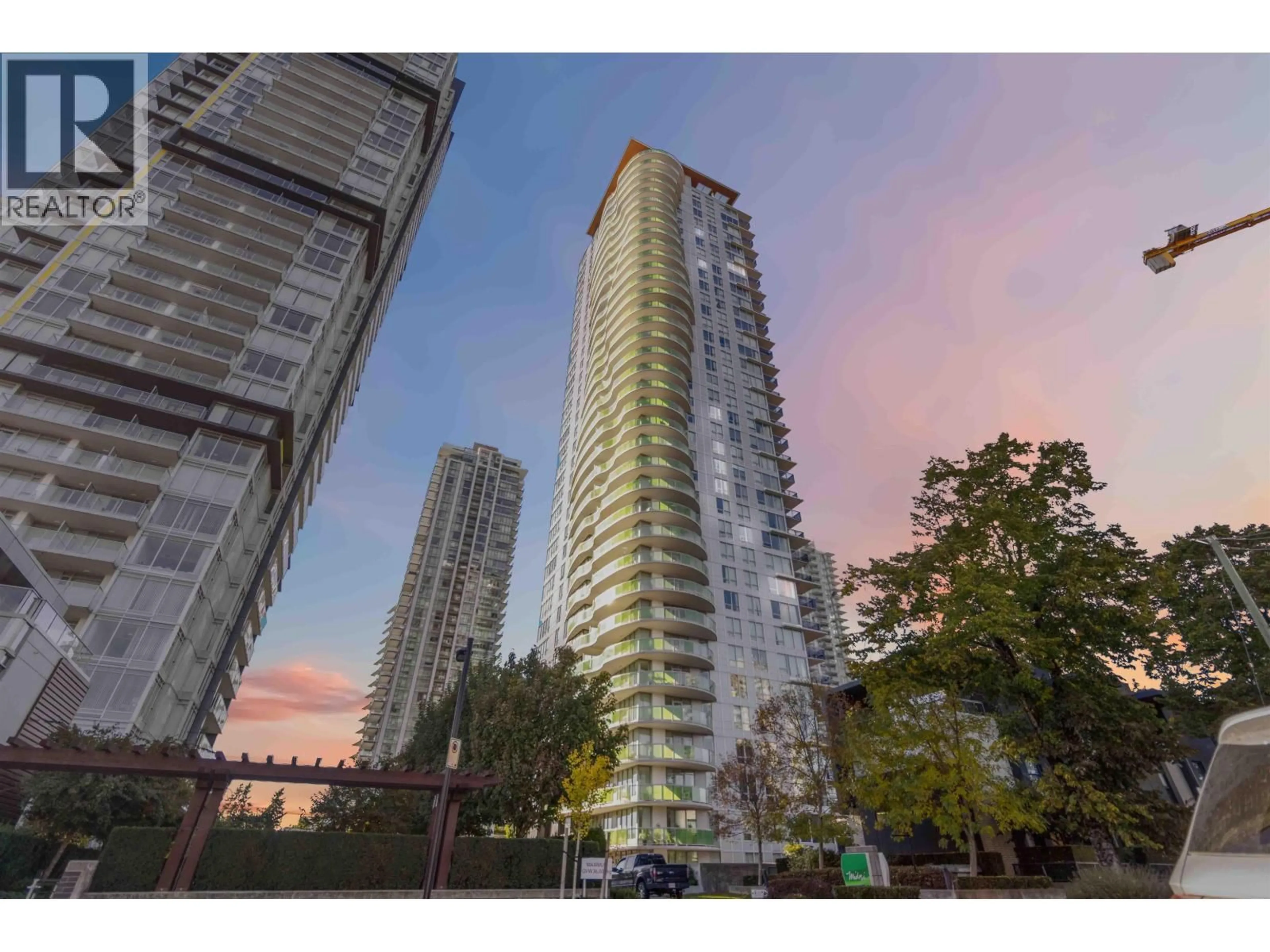 A pic from outside/outdoor area/front of a property/back of a property/a pic from drone, unknown for 608 - 6638 DUNBLANE AVENUE, Burnaby British Columbia V5H0G8
