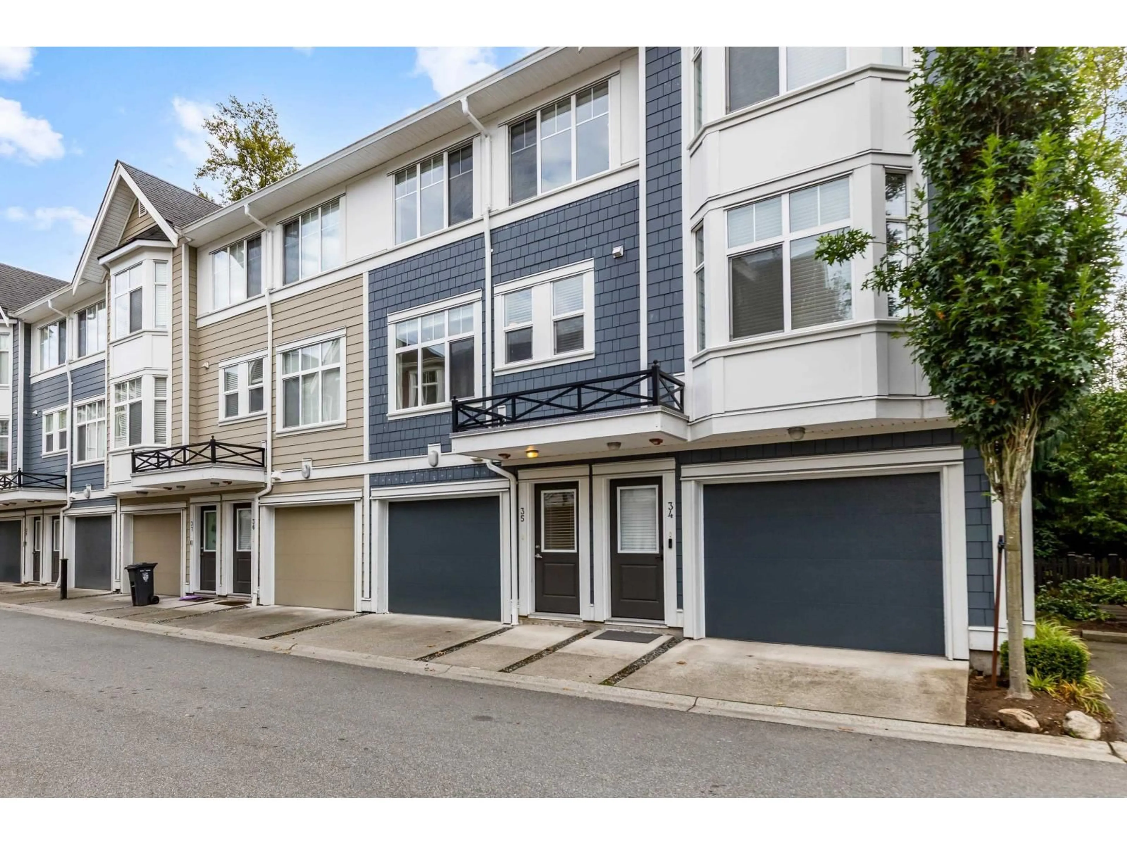 Unknown for 35 - 20852 77A, Langley British Columbia V2Y2E6