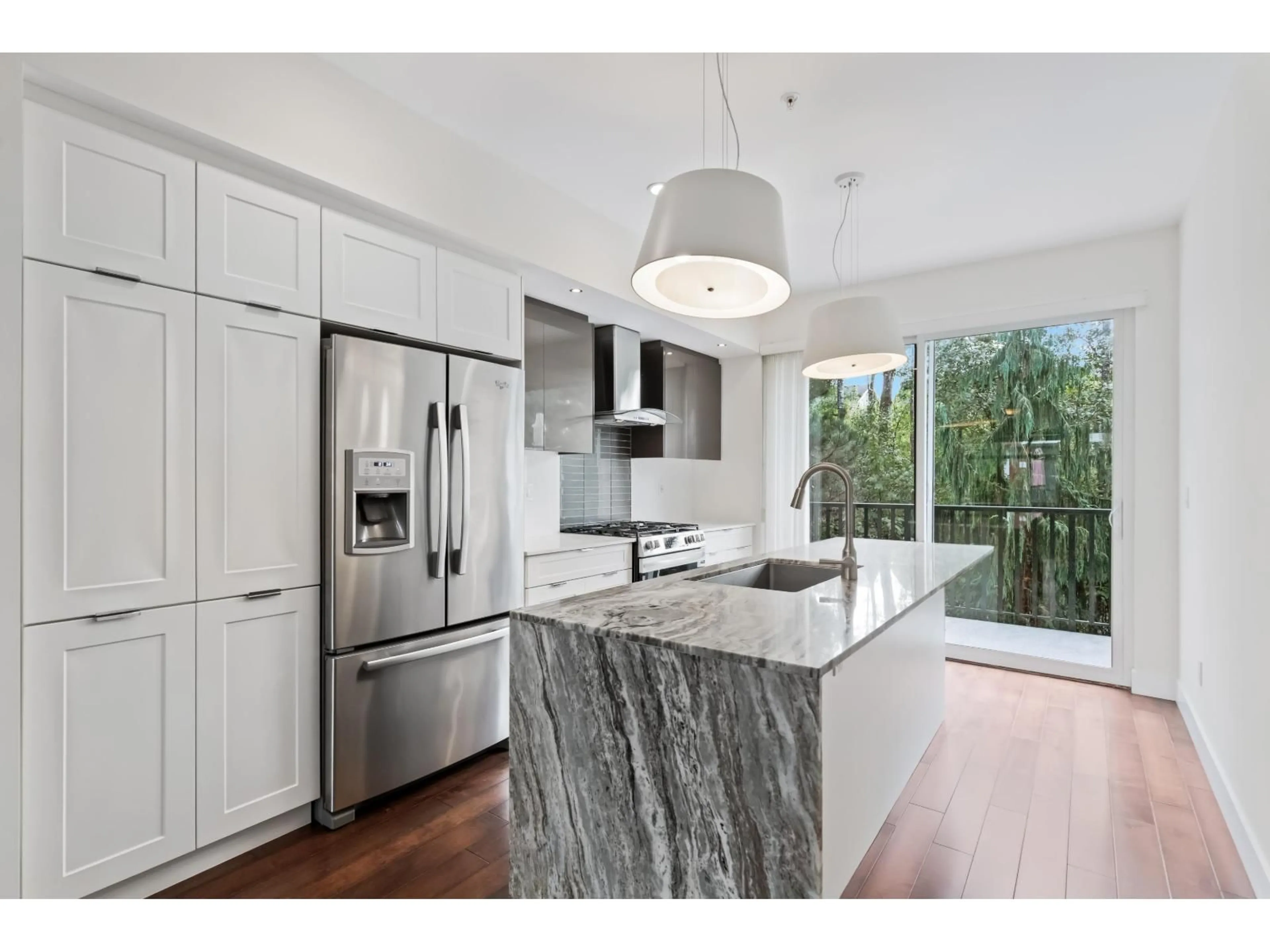 Contemporary kitchen, unknown for 35 - 20852 77A, Langley British Columbia V2Y2E6